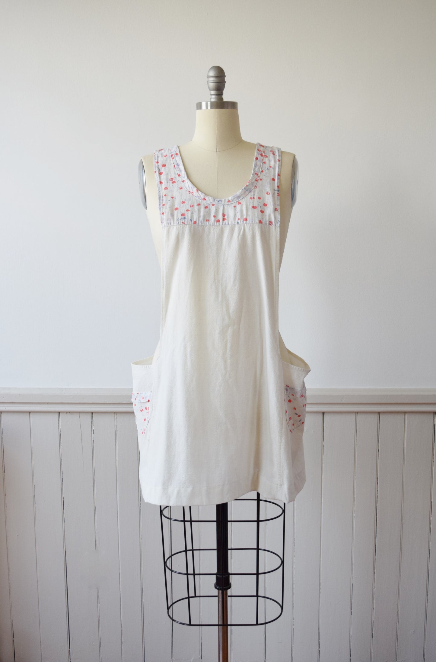 1920s Smock | Apron with Novelty Print Accents