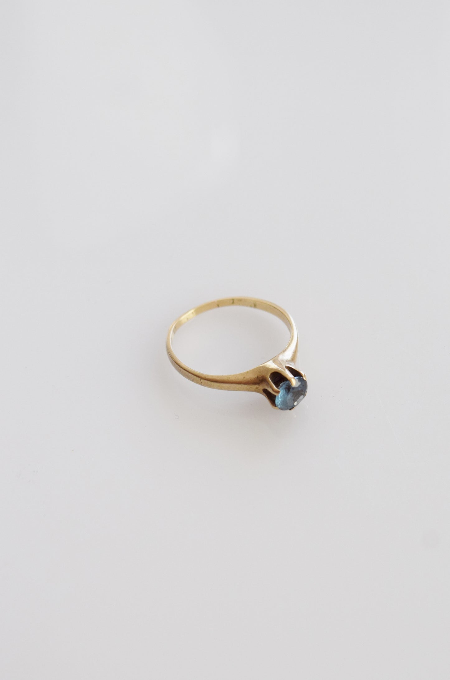Antique 10k Gold and Aquamarine Stacking Ring | 6.5
