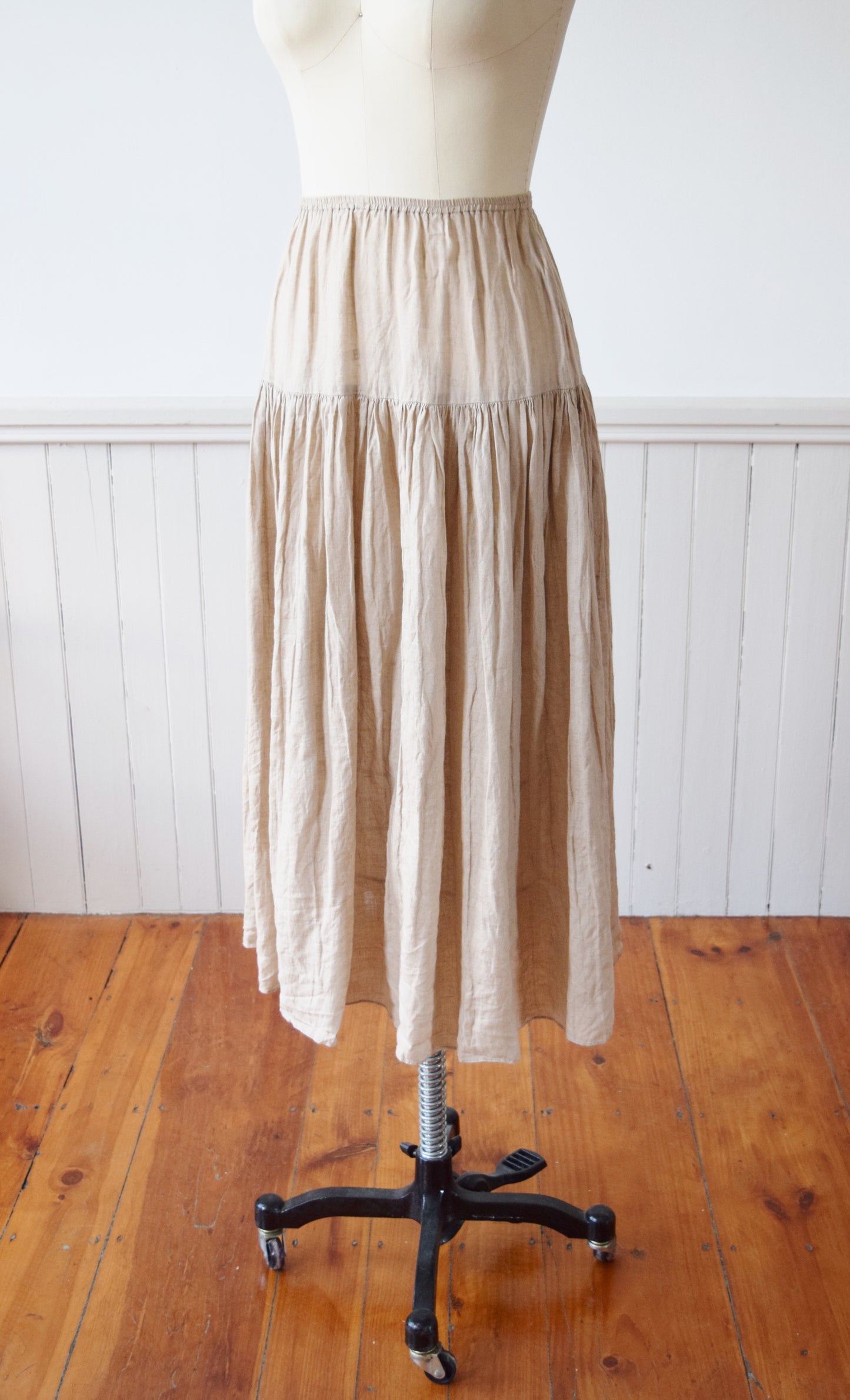 Irish Linen Skirt by Harriet Selwyn | 1990s | S/M