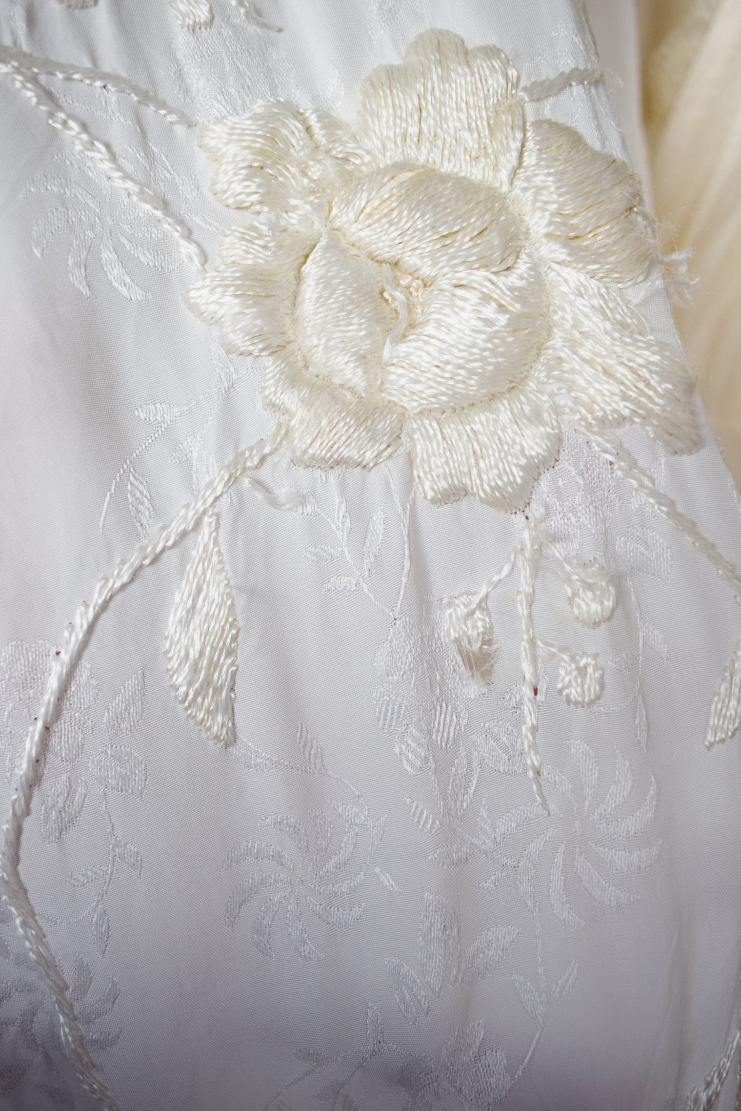 1920s Embroidered White Rayon Kimono Robe | OS
