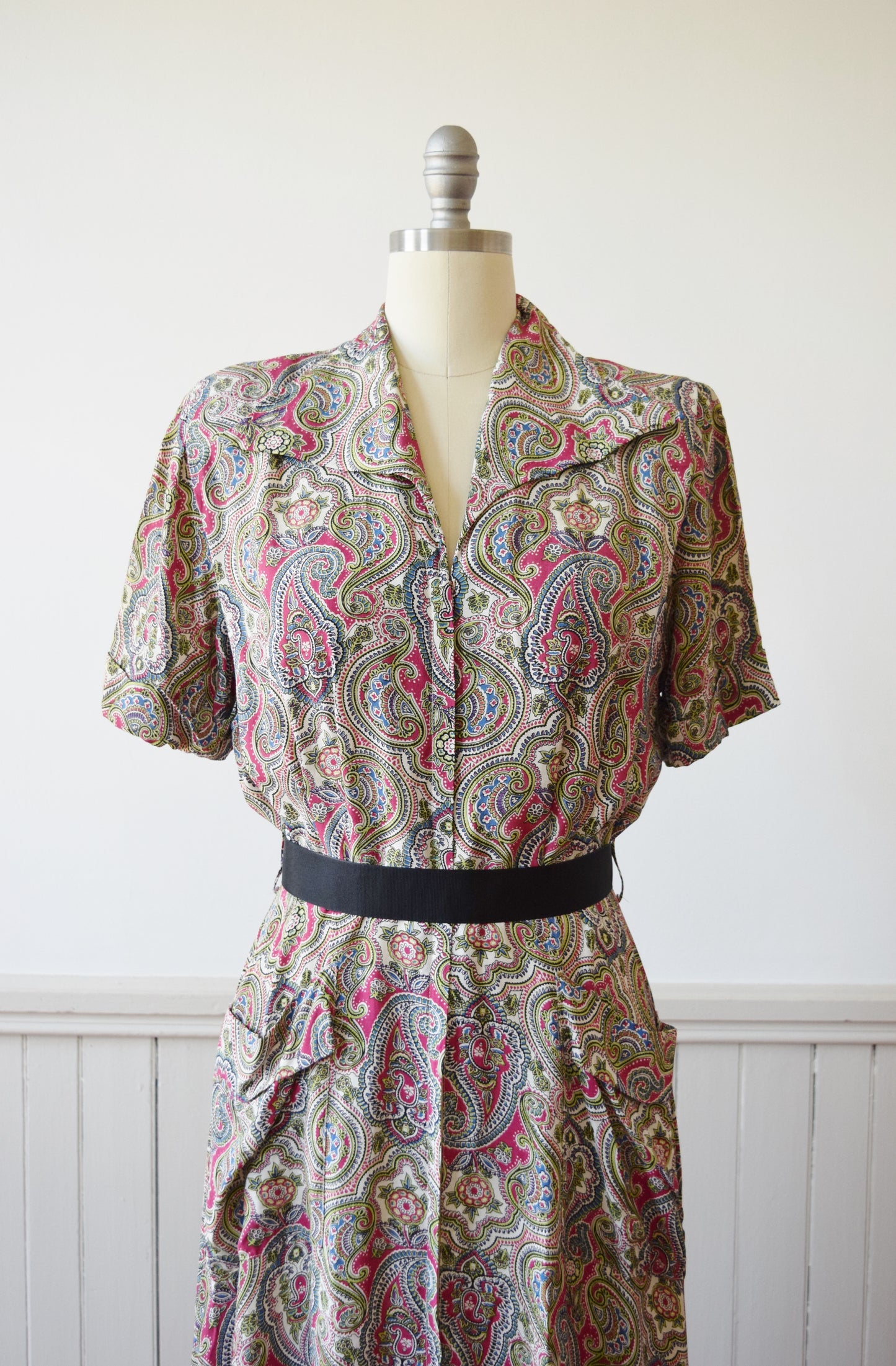 1940s Cold Rayon Zip Front Dress in Paisley by Saybury | M/L