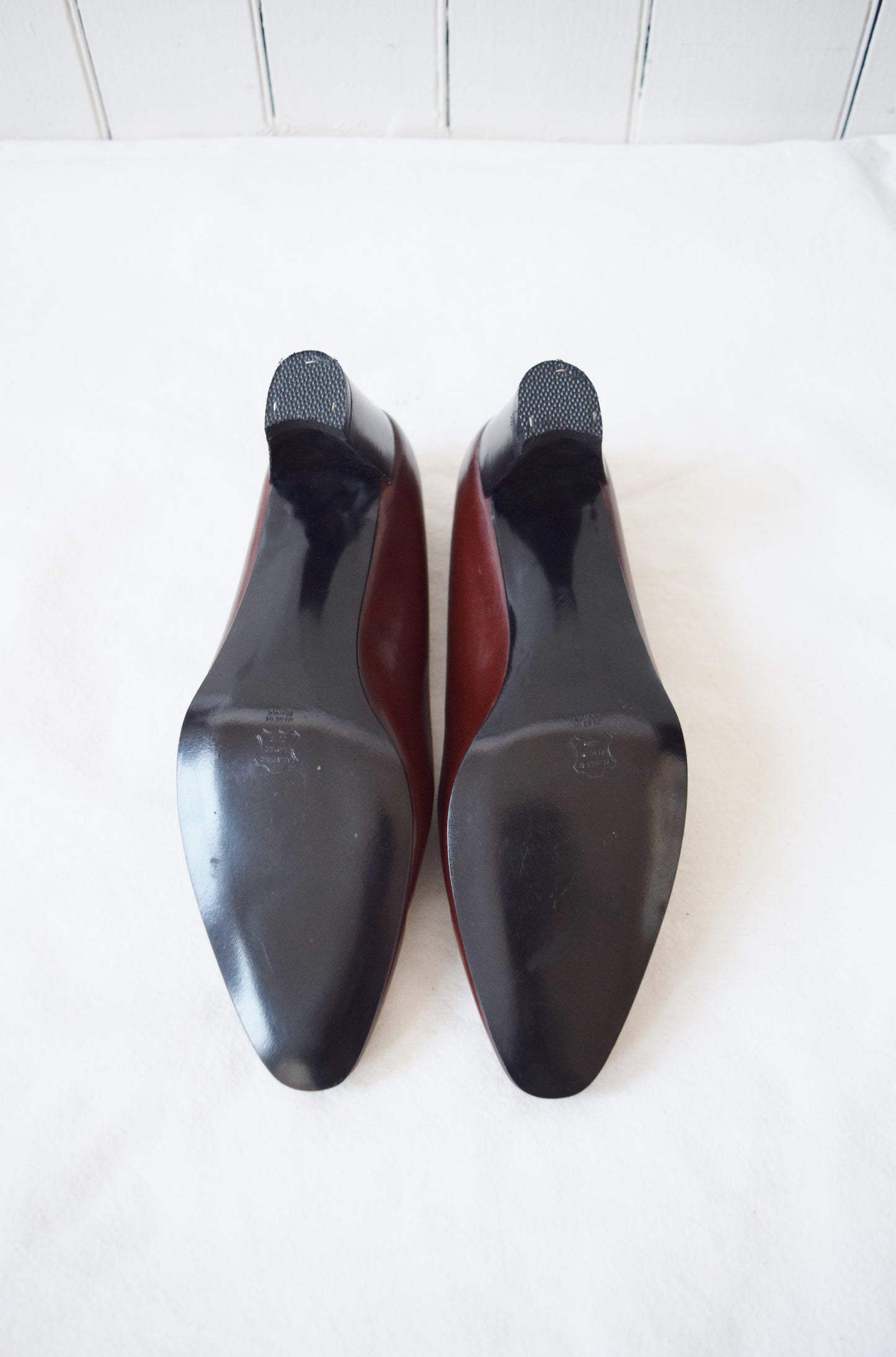 Vintage Robert Clergerie Pumps in Chestnut Leather | 1980s/90s | US 10