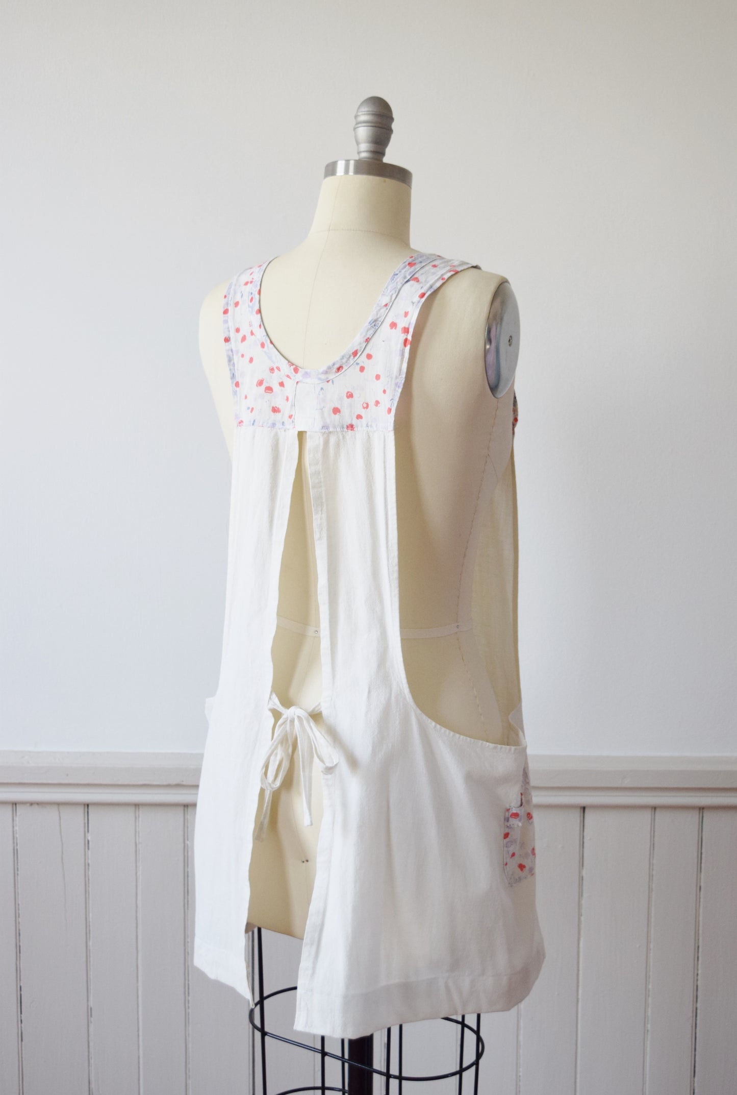 1920s Smock | Apron with Novelty Print Accents