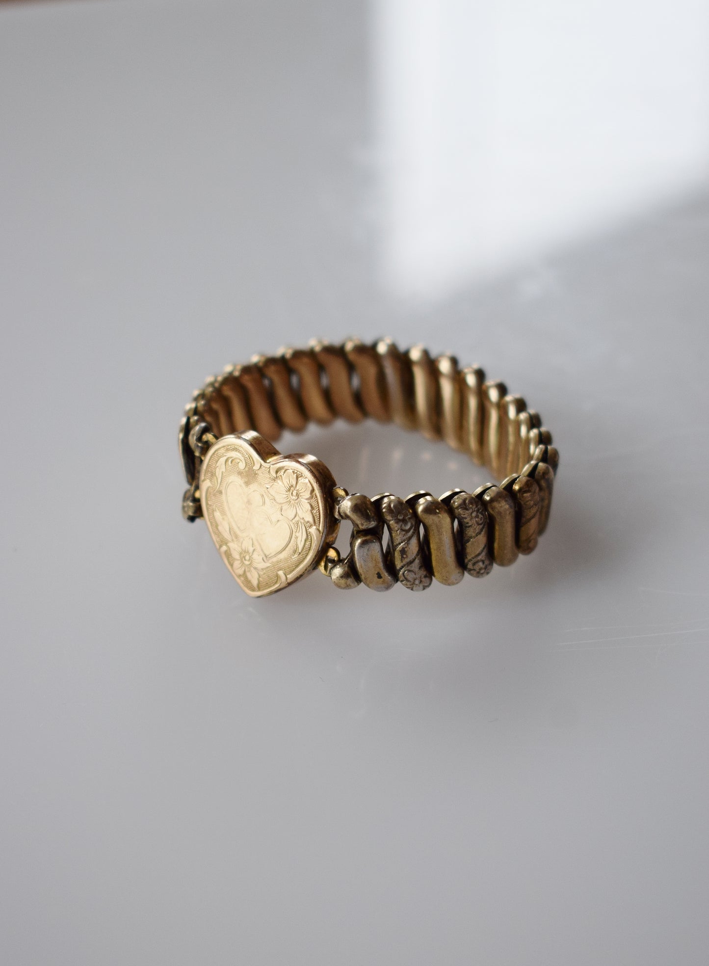 1940s Expandable Gold Sweetheart Bracelet | Double Heart