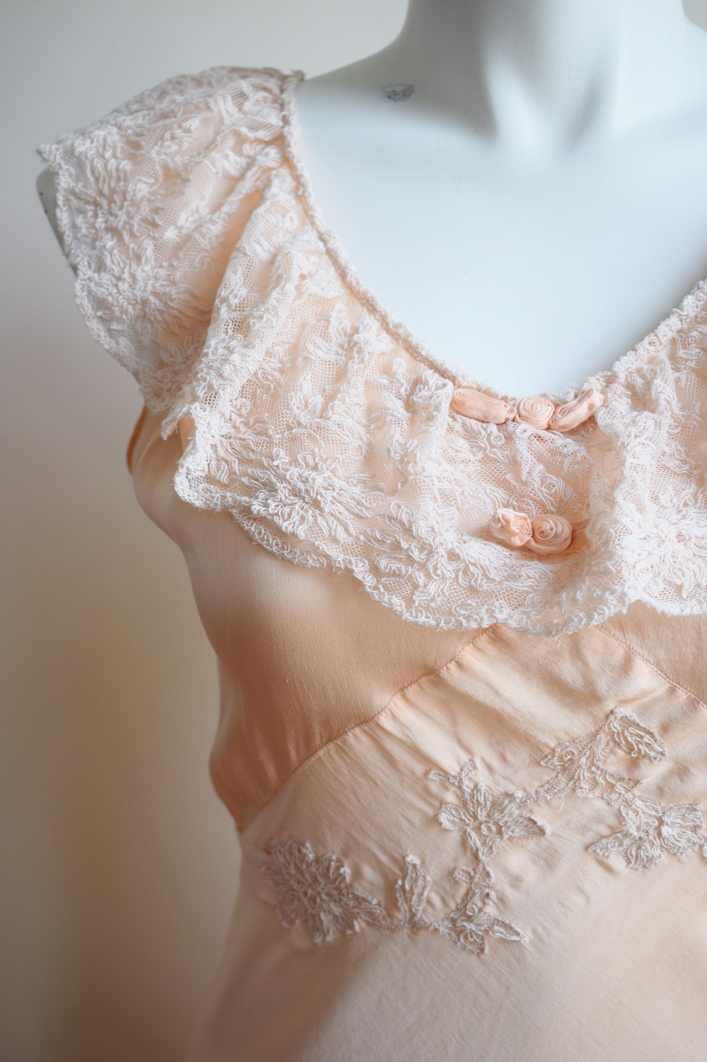 1930s Silk and Lace Nightie Dress | L/XL | wounded bird