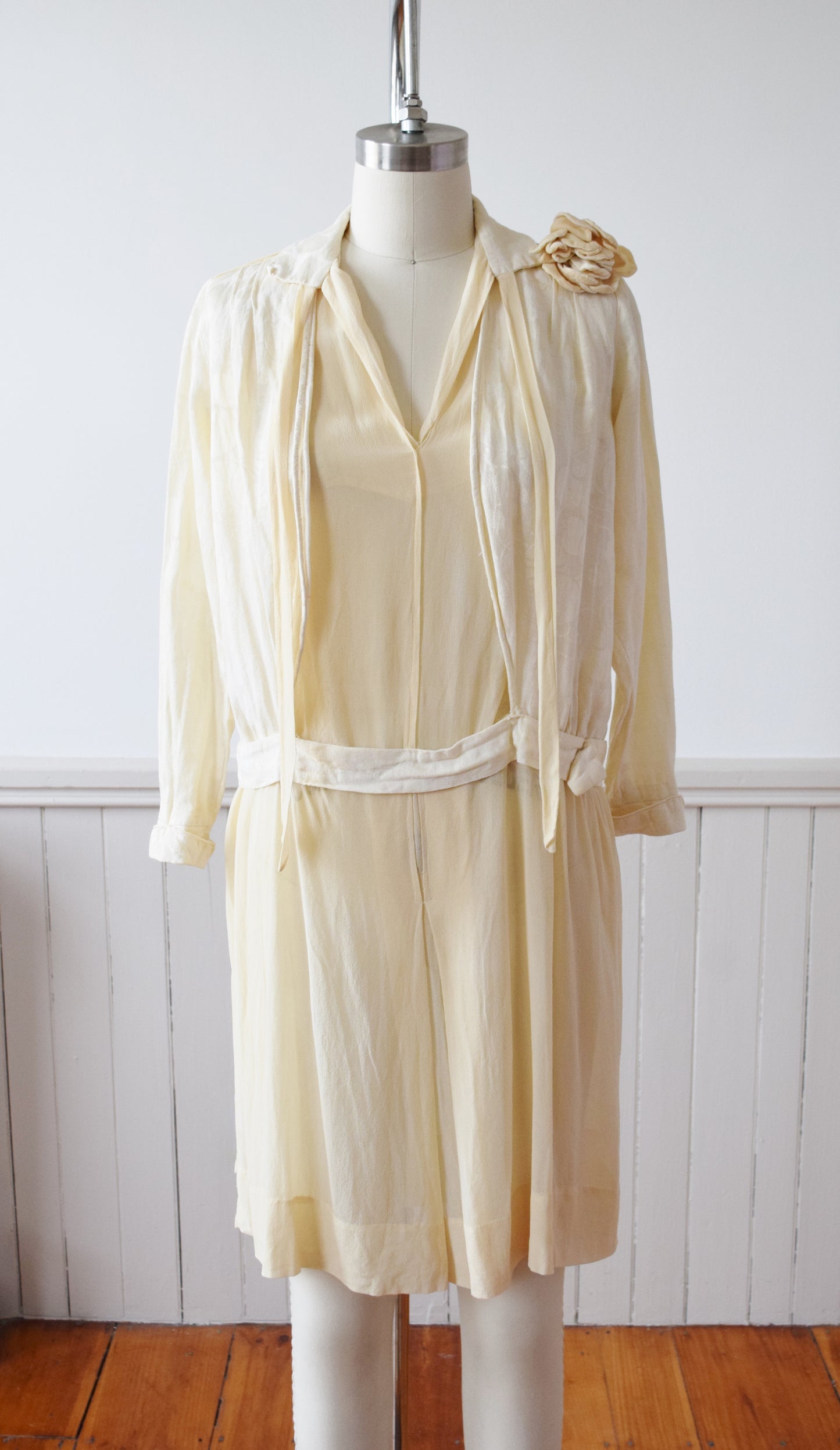 1920s Adolescent’s (or V. Petite Adult) Mixed Silks Dress
