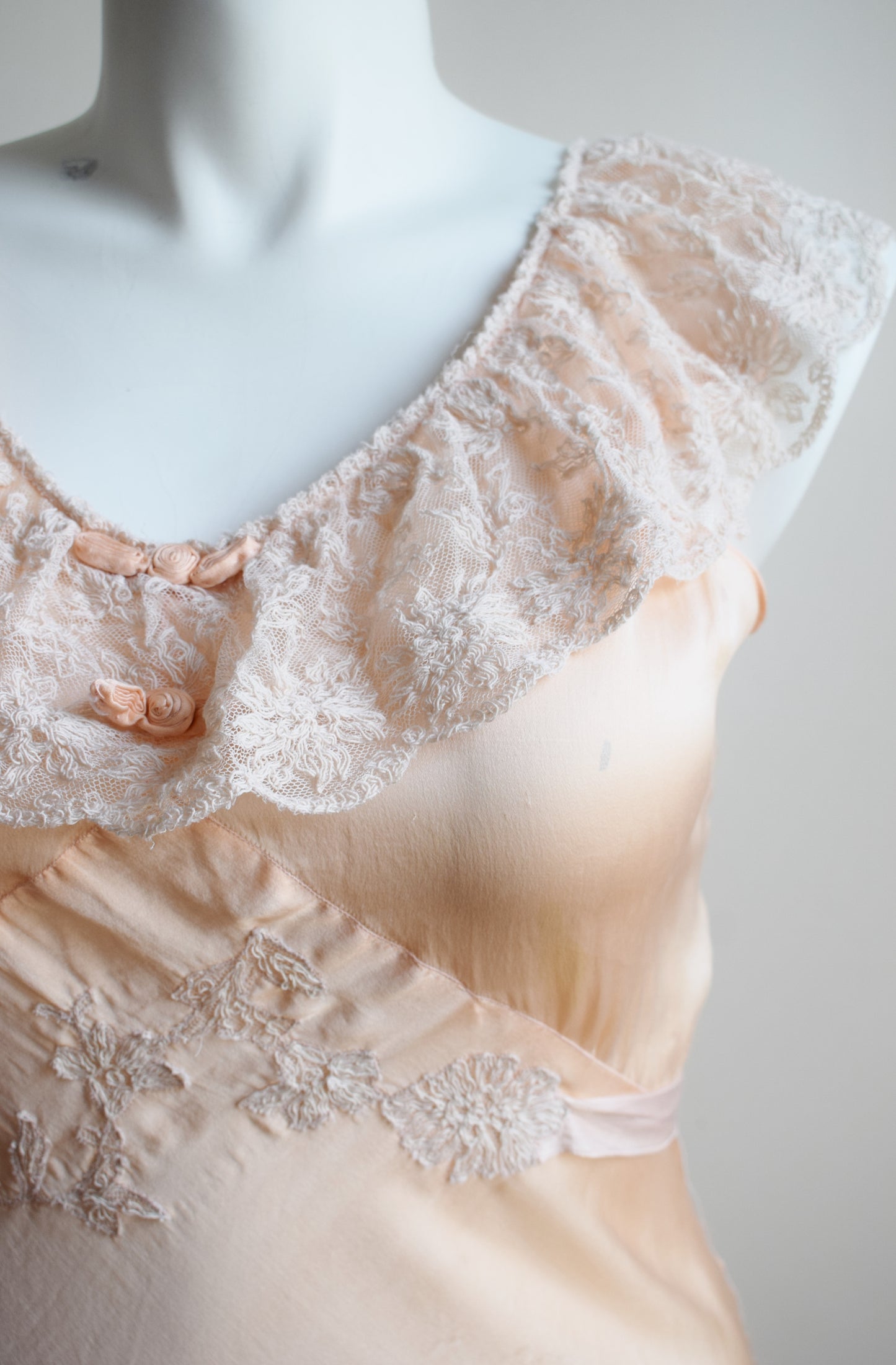 1930s Silk and Lace Nightie Dress | L/XL | wounded bird