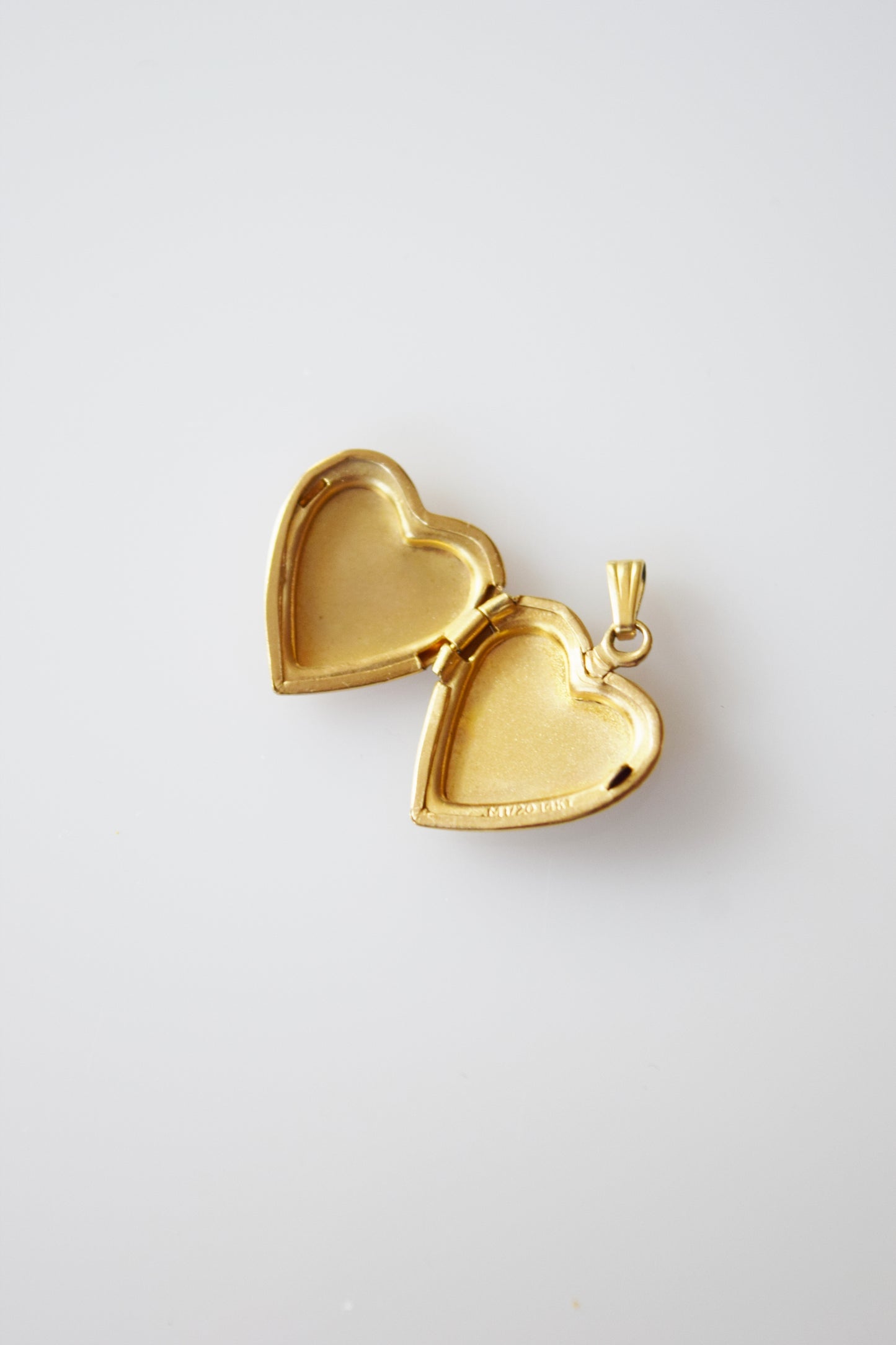 Petite Vintage Heart Shaped Locket | Heart Center