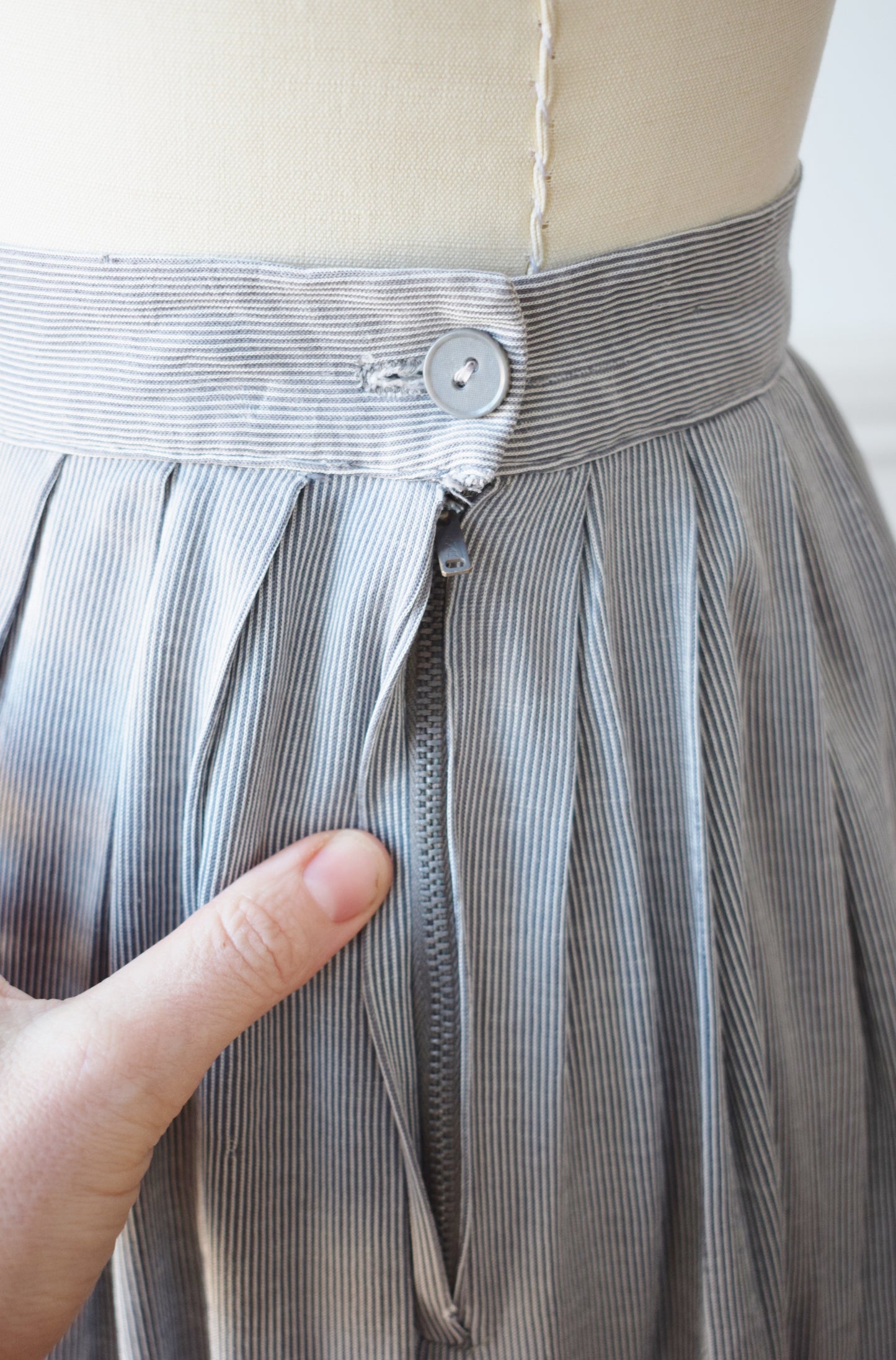 1950s/60s Pleated Knit Skirt | S | wounded bird