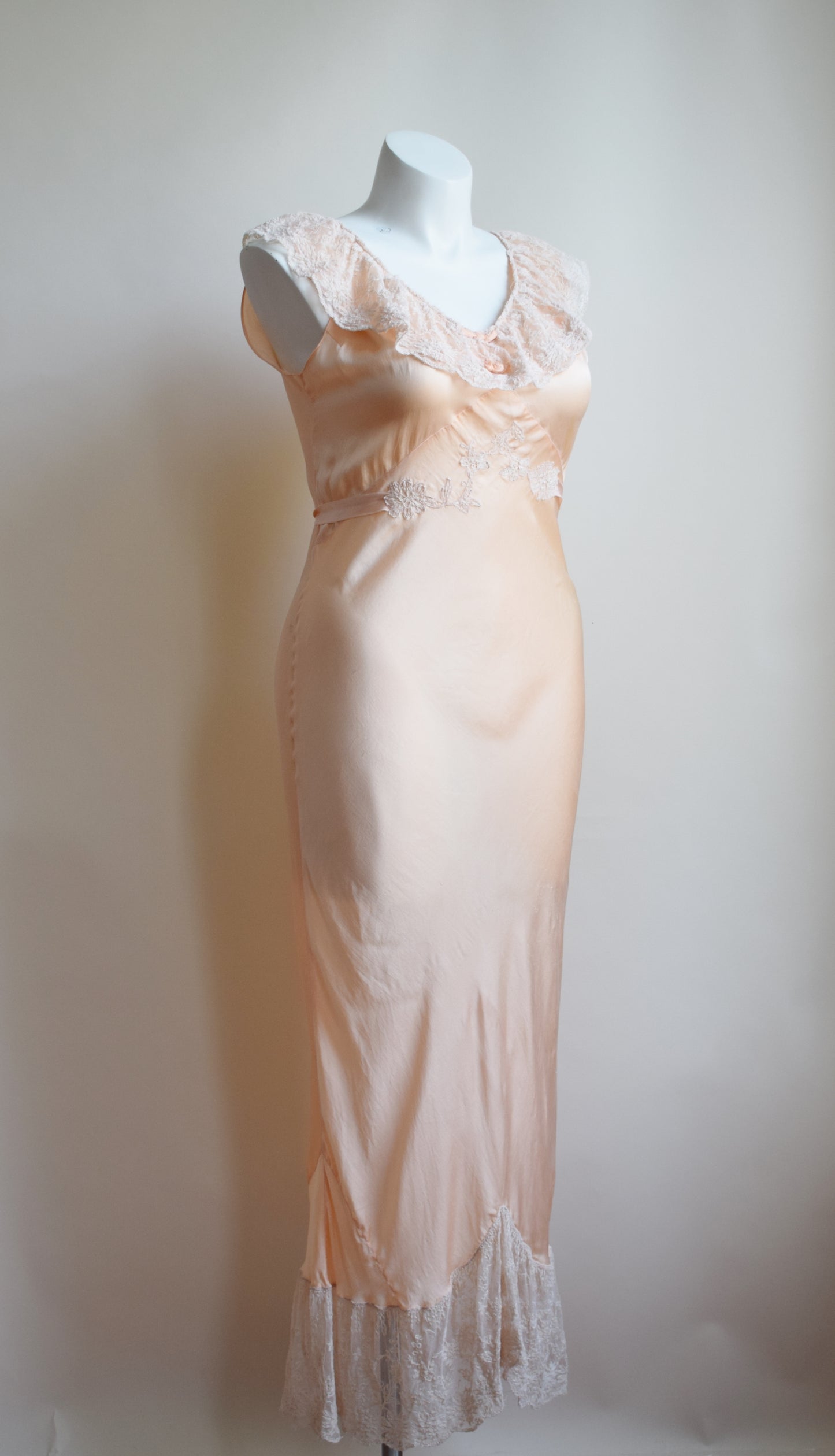 1930s Silk and Lace Nightie Dress | L/XL | wounded bird