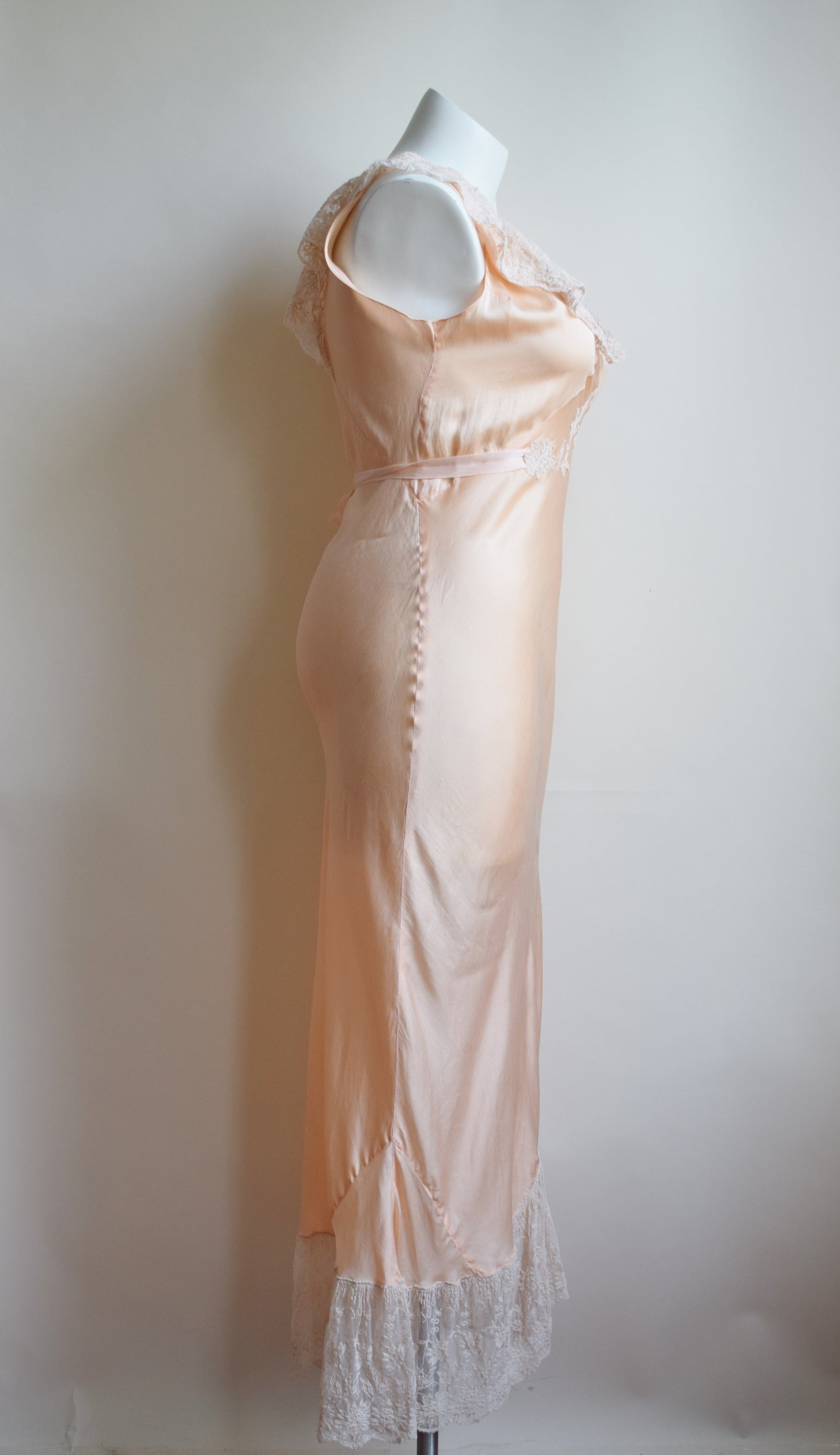1930s Silk and Lace Nightie Dress | L/XL | wounded bird