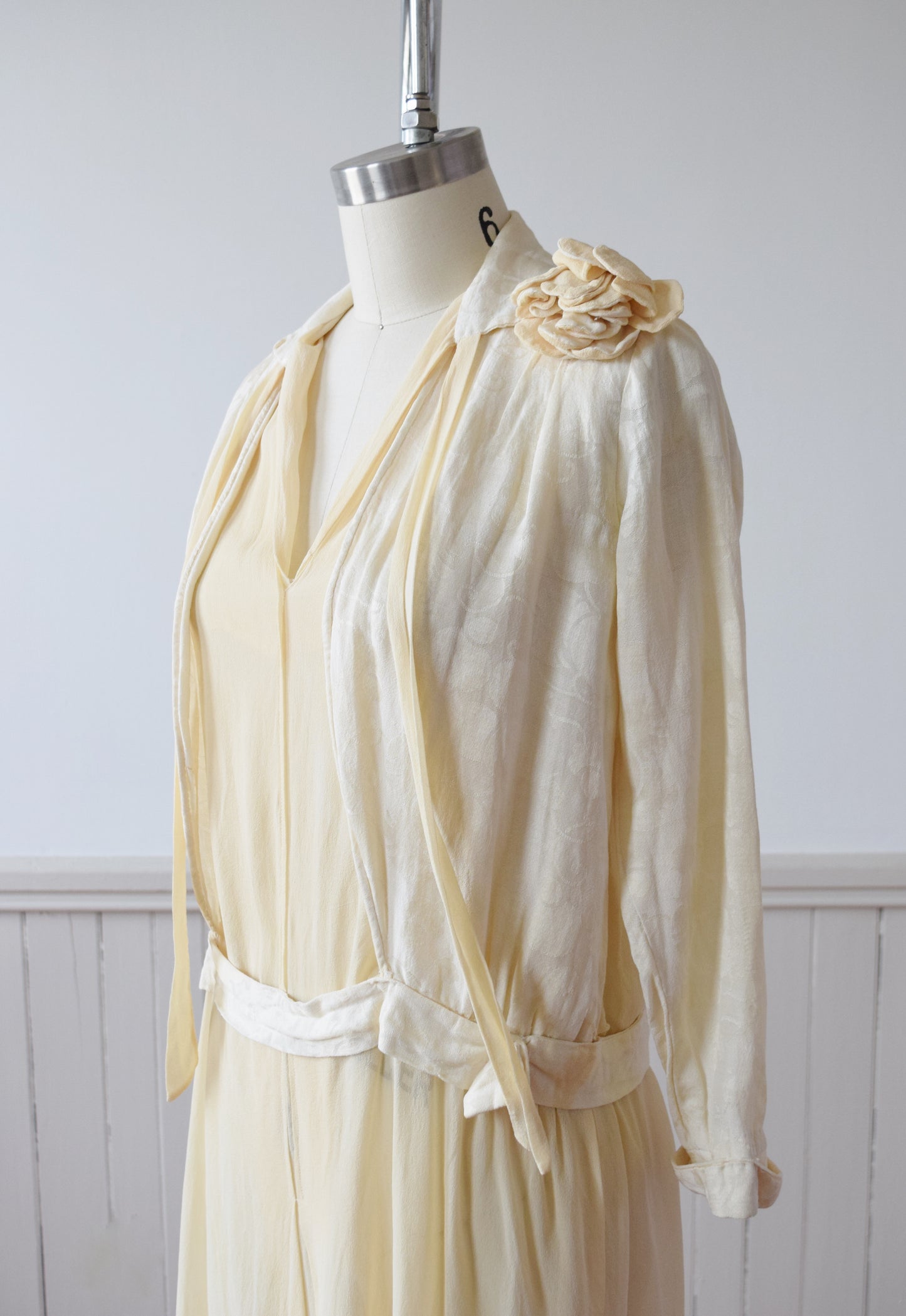 1920s Adolescent’s (or V. Petite Adult) Mixed Silks Dress