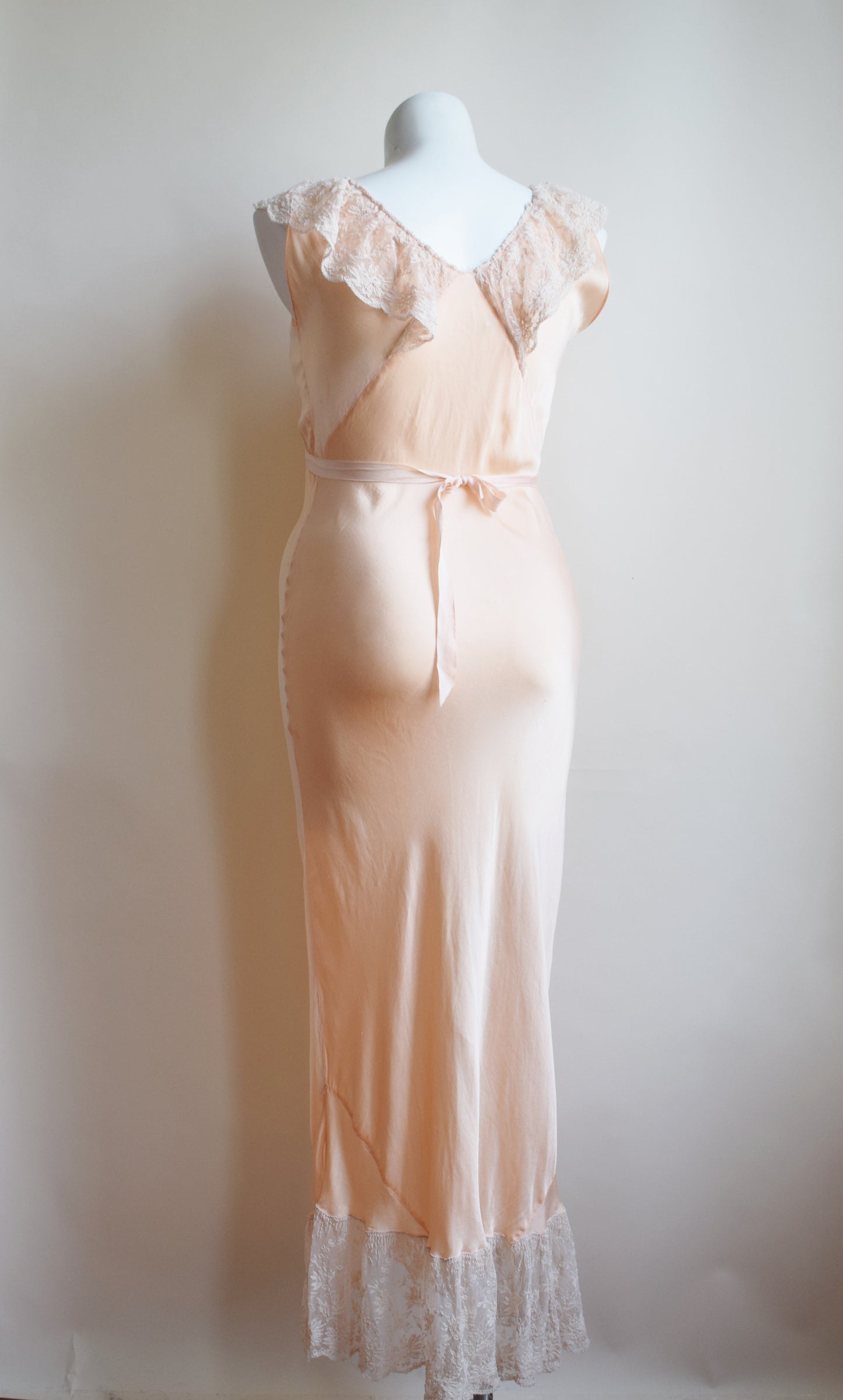 1930s Silk and Lace Nightie Dress | L/XL | wounded bird