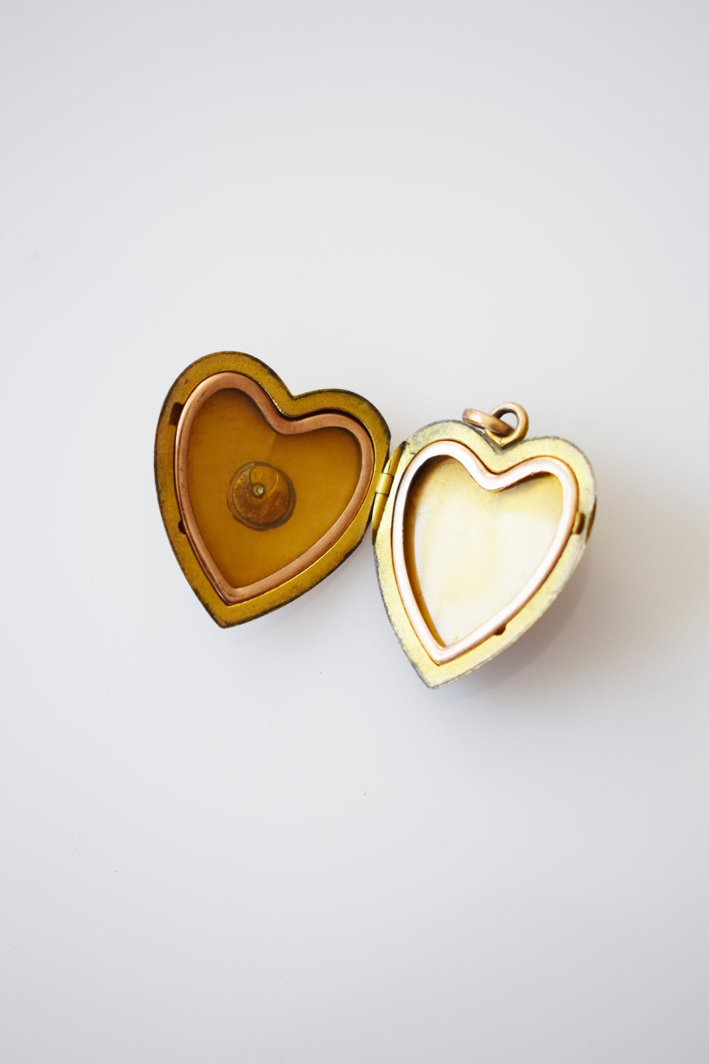 Antique Gold Heart Locket with Rhinestone Starburst