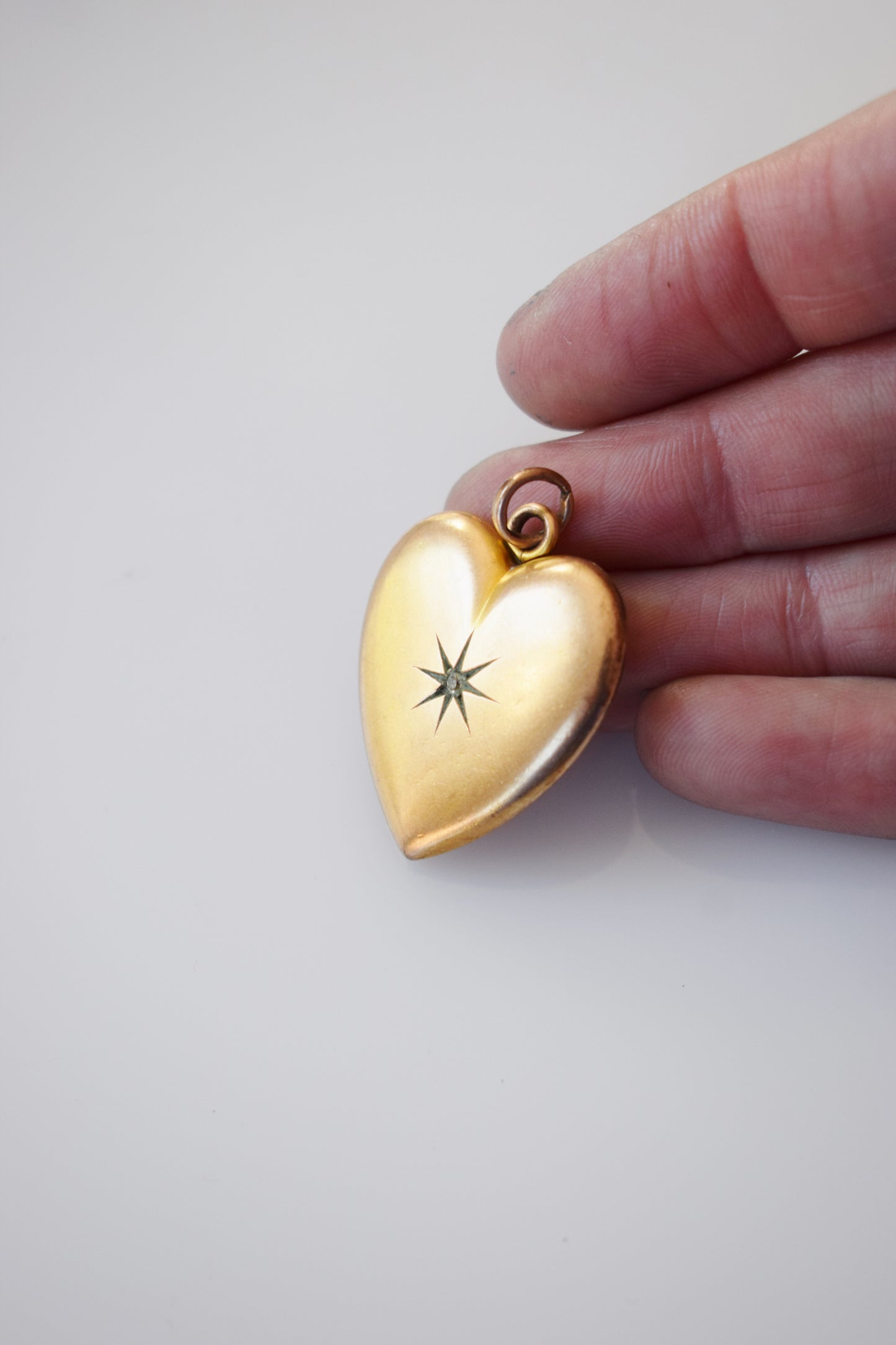Antique Gold Heart Locket with Rhinestone Starburst