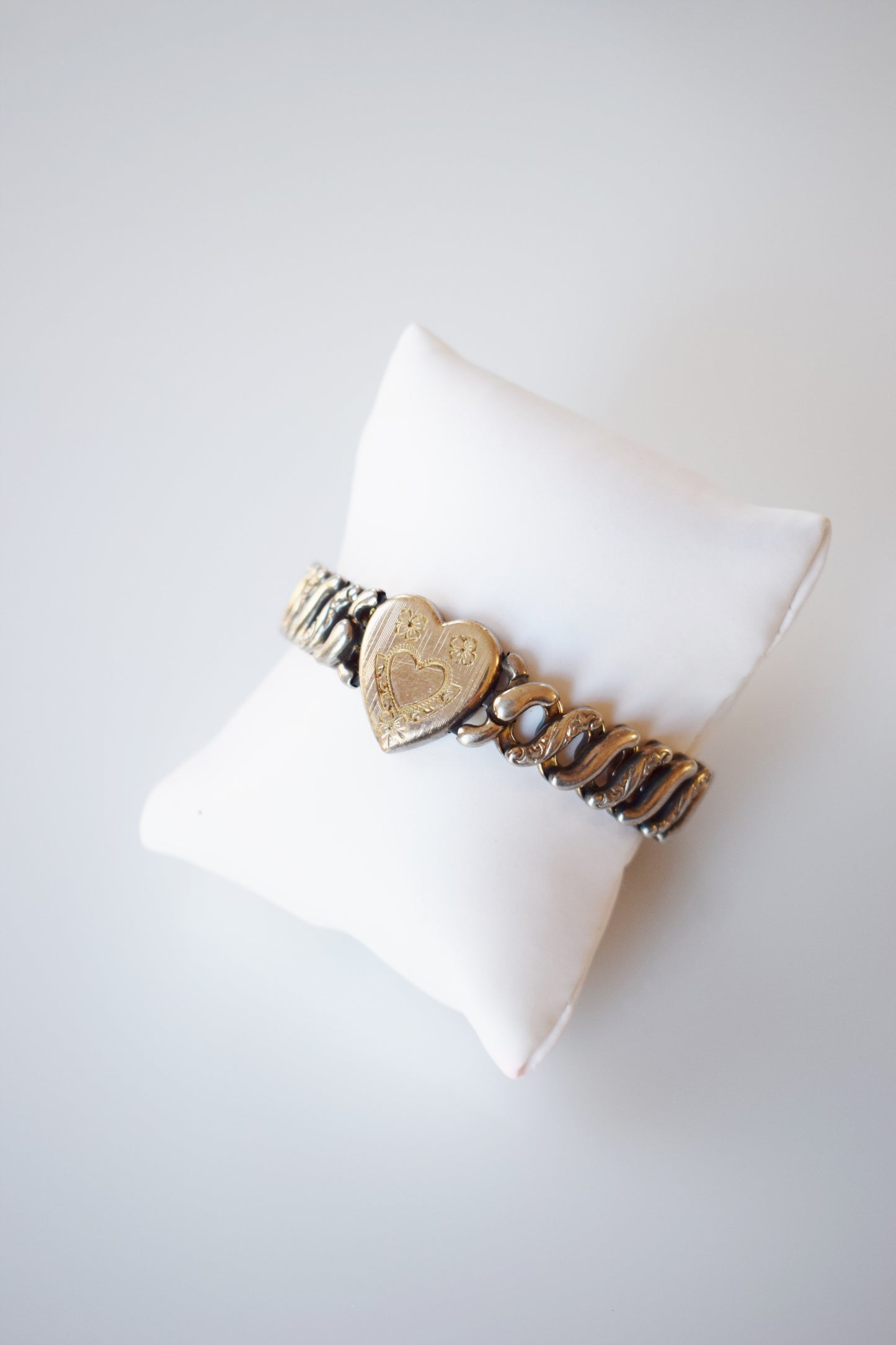 1940s Gold Sweetheart Expansion Bracelet | 3 flower 1 heart