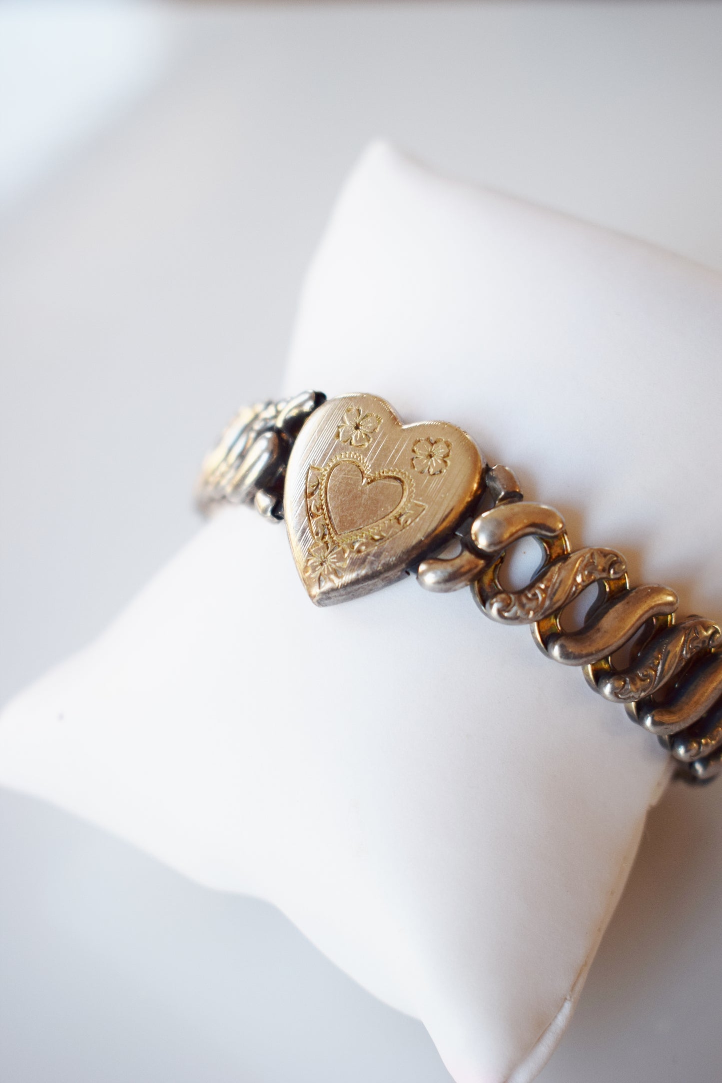 1940s Gold Sweetheart Expansion Bracelet | 3 flower 1 heart