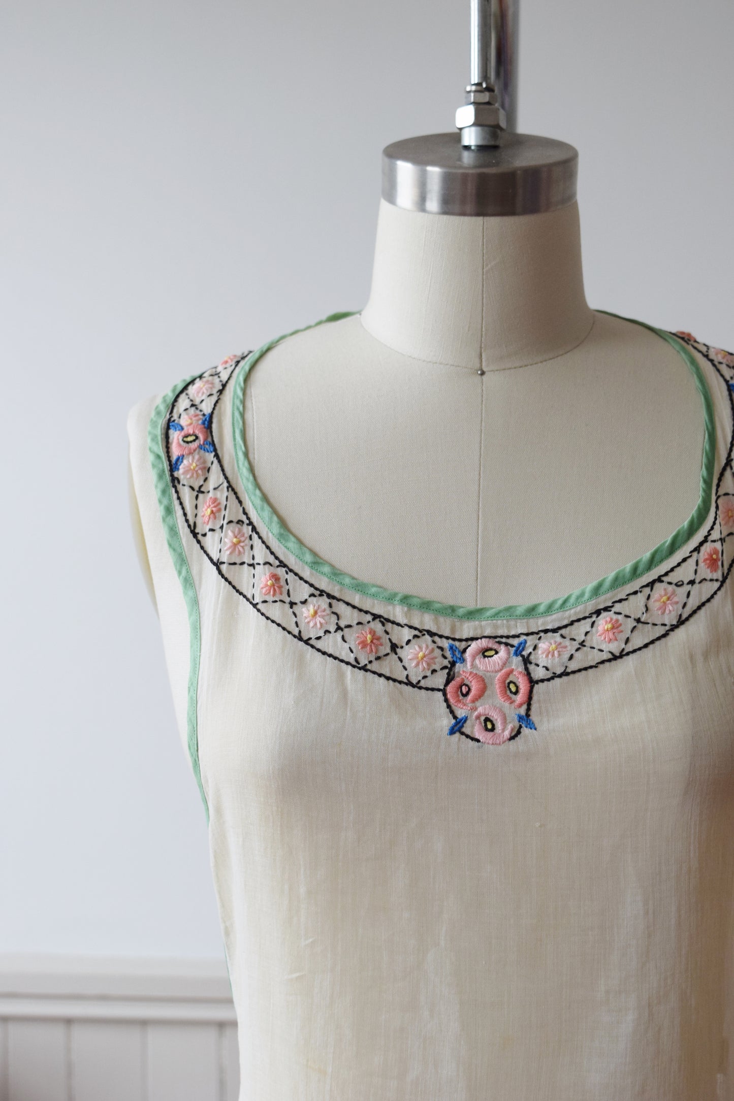 1920s Hand Embroidered Ruffle Apron