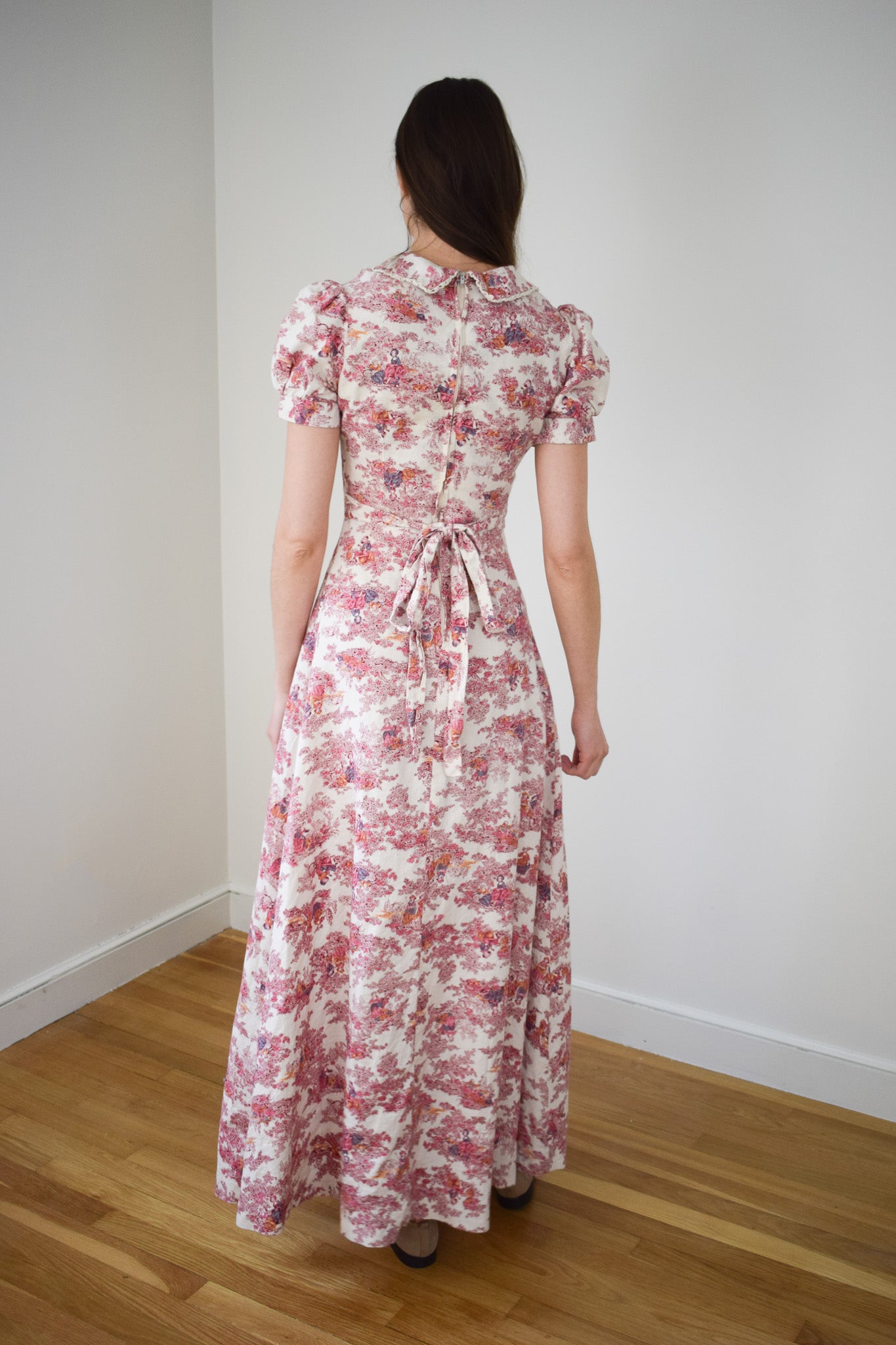 1970s Pastoral Print Maxi Dress | XS