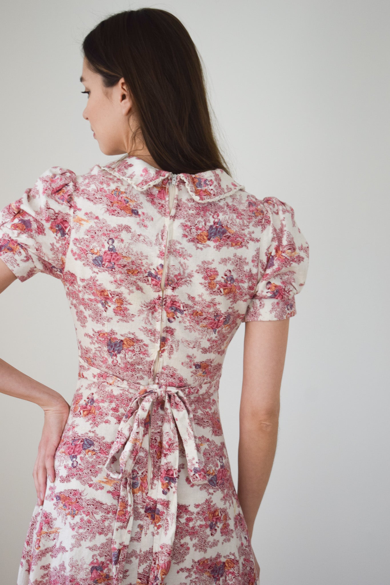 1970s Pastoral Print Maxi Dress | XS
