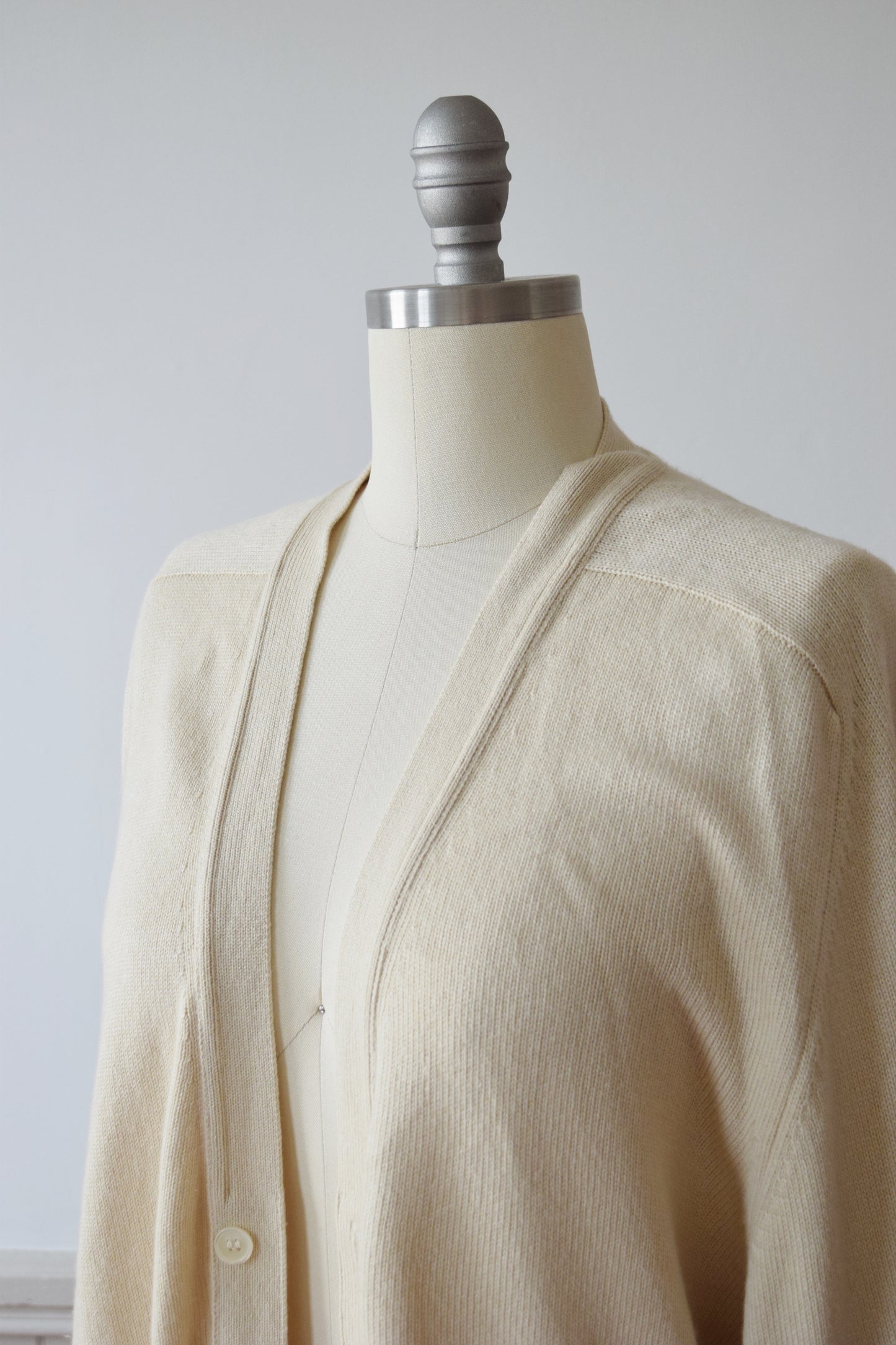 1980s Cashmere + Silk Blend Boyfriend Cardigan | Tall M-L