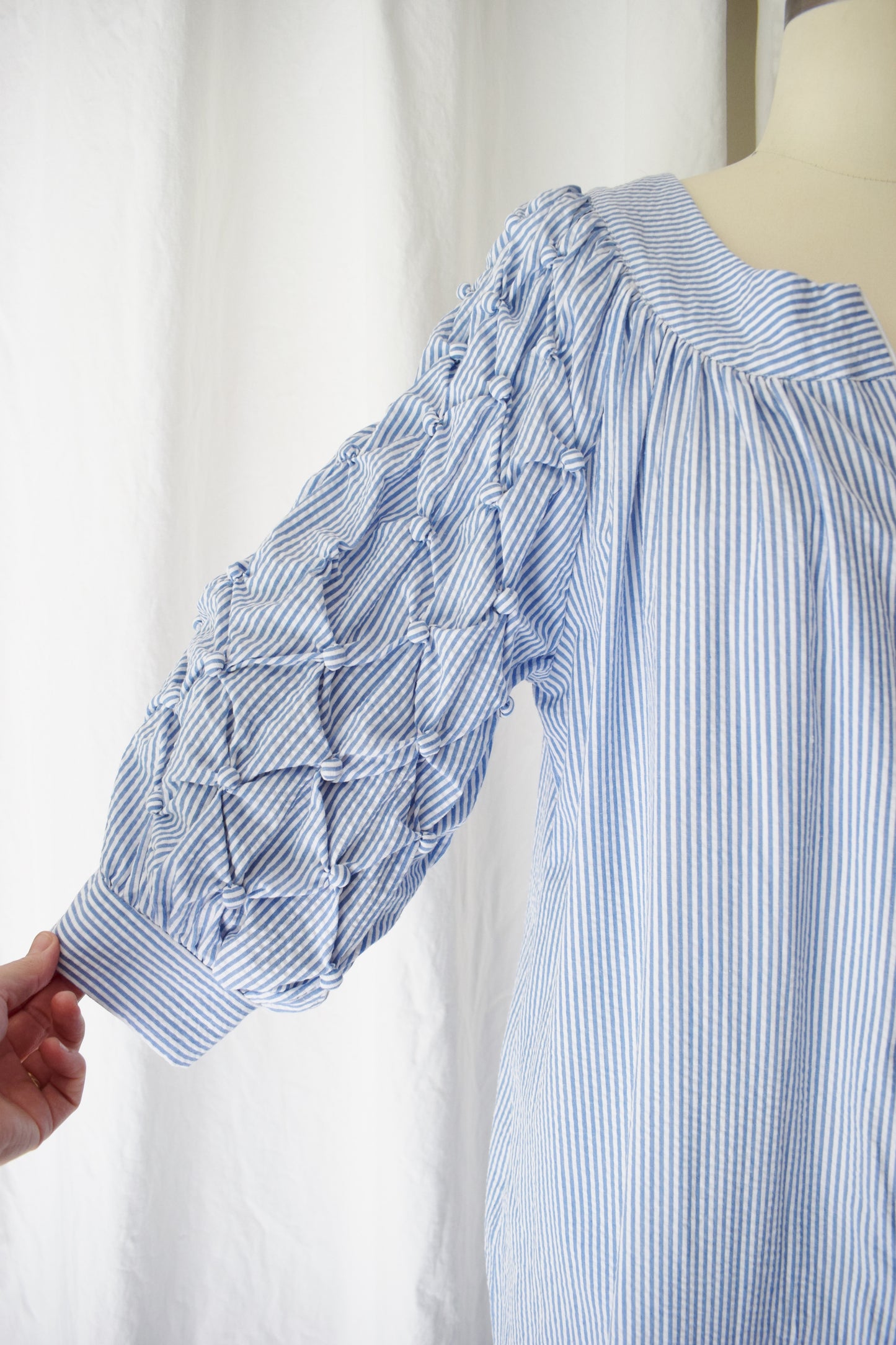 Vintage Tufted Balloon Sleeve Dress | M/L
