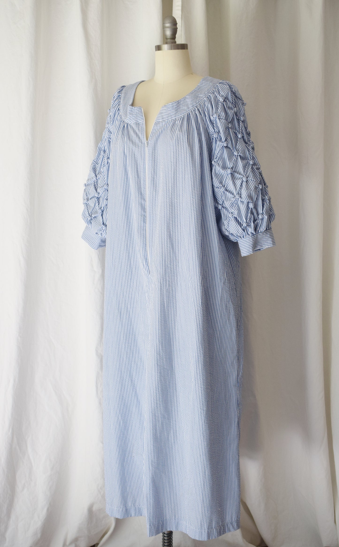 Vintage Tufted Balloon Sleeve Dress | M/L