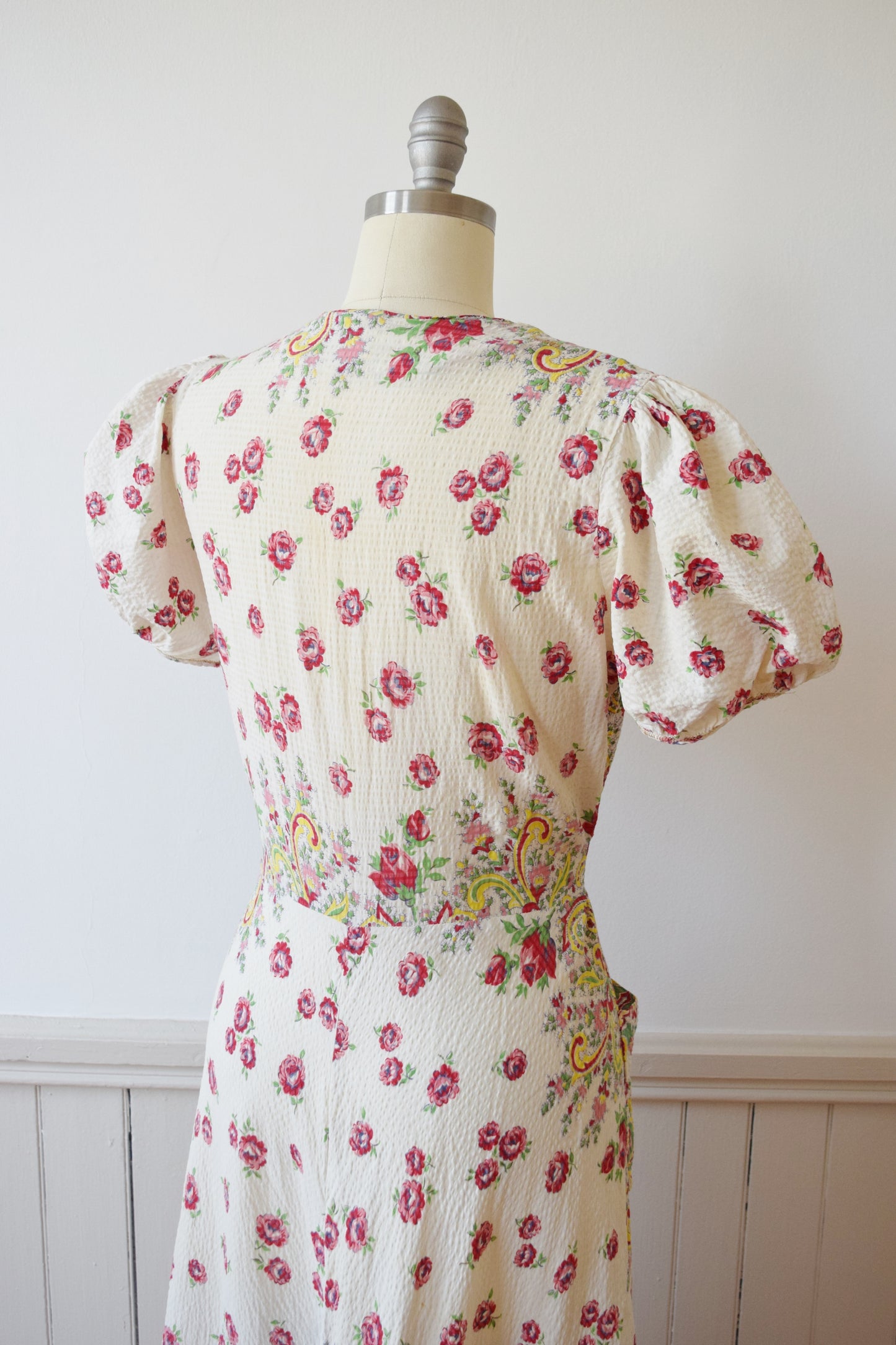 1940s Rose Print Zip Front Dress(ing Gown)
