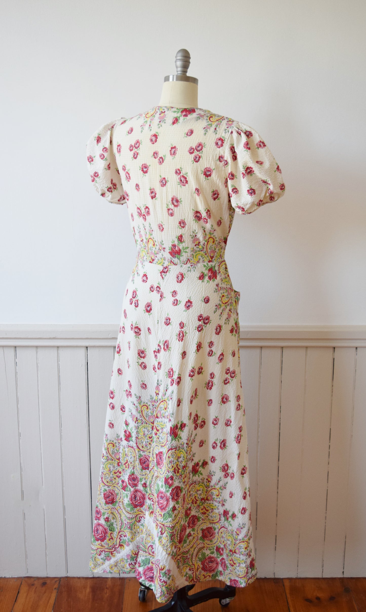 1940s Rose Print Zip Front Dress(ing Gown)