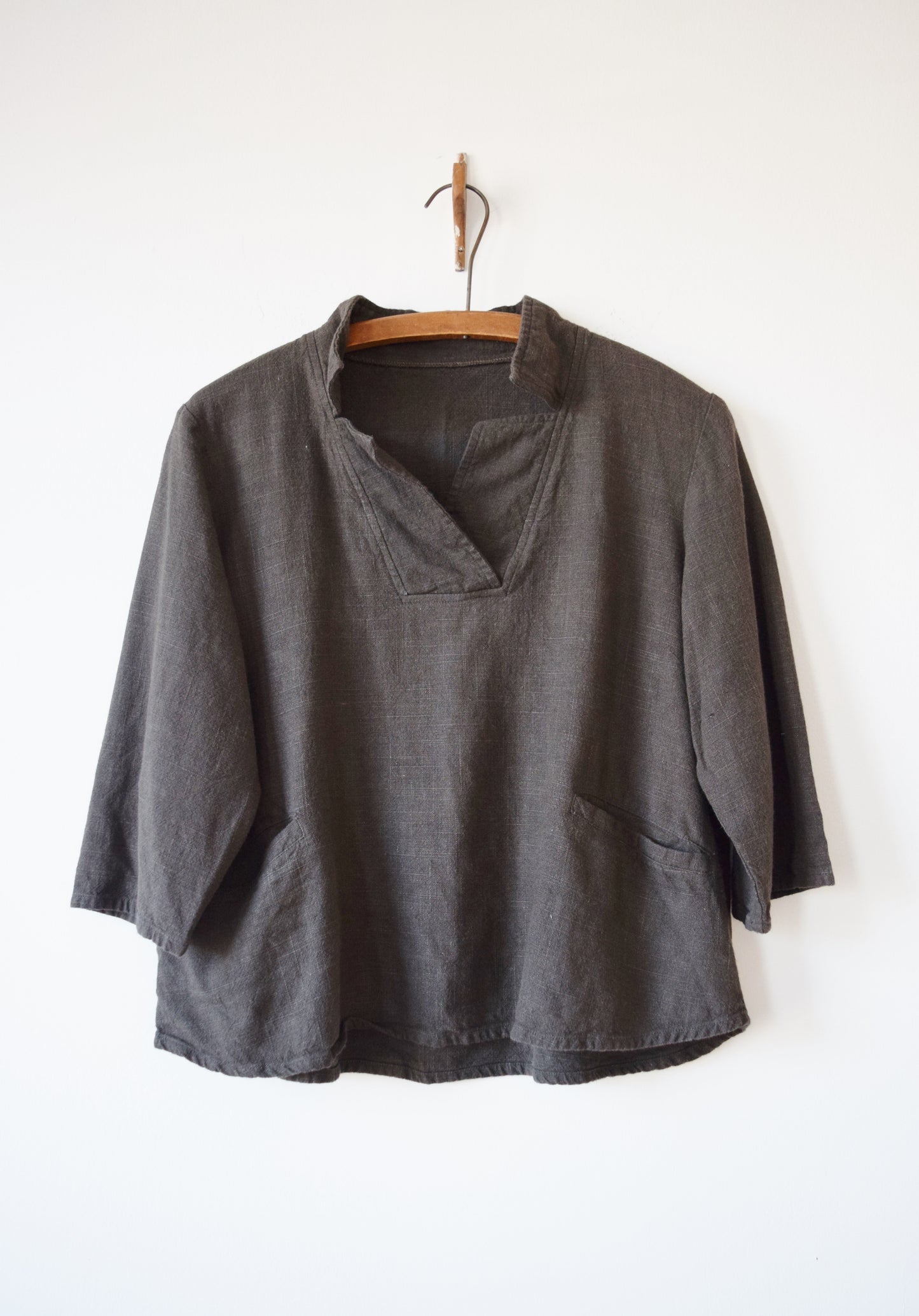 Black Coffee Linen Pullover | M