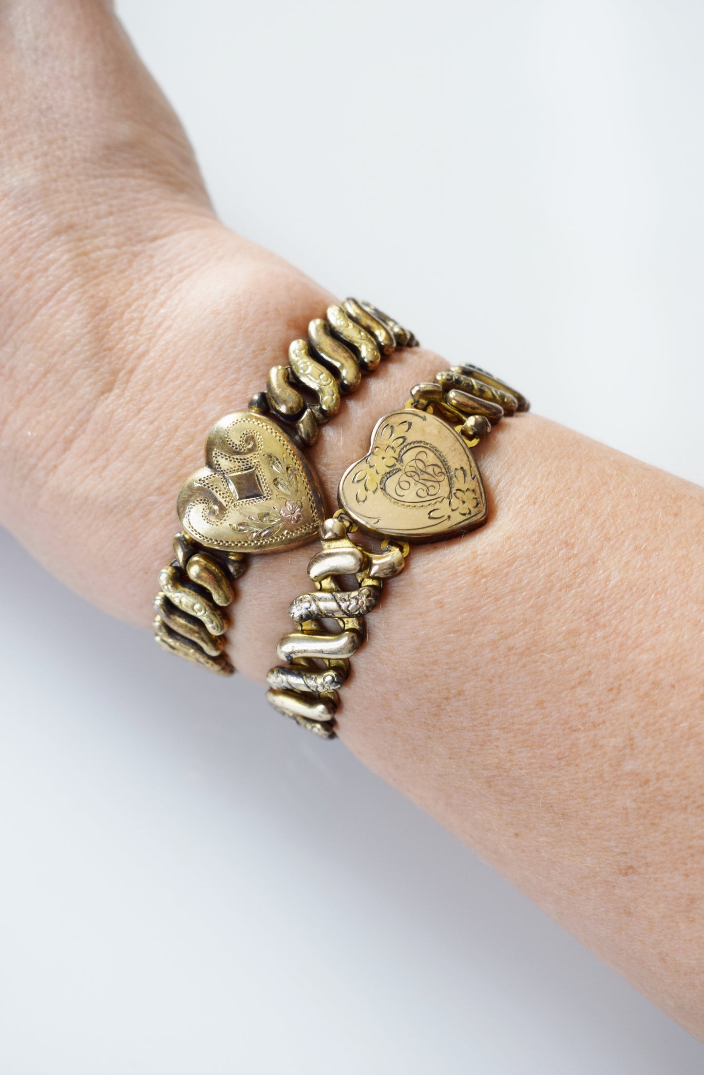Vintage Gold Sweetheart Bracelet | Initials "RB"