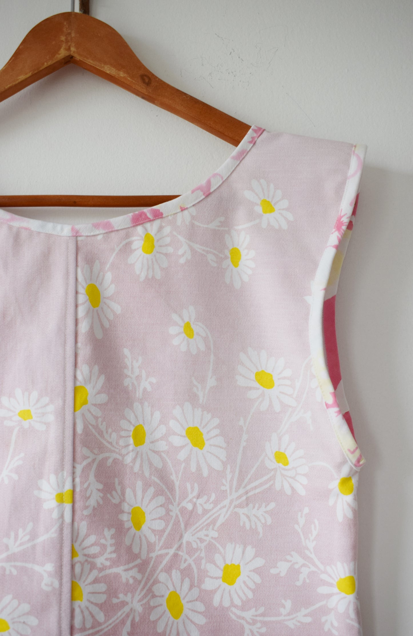 Vintage Pink Daisy Tablecloth Top II | S