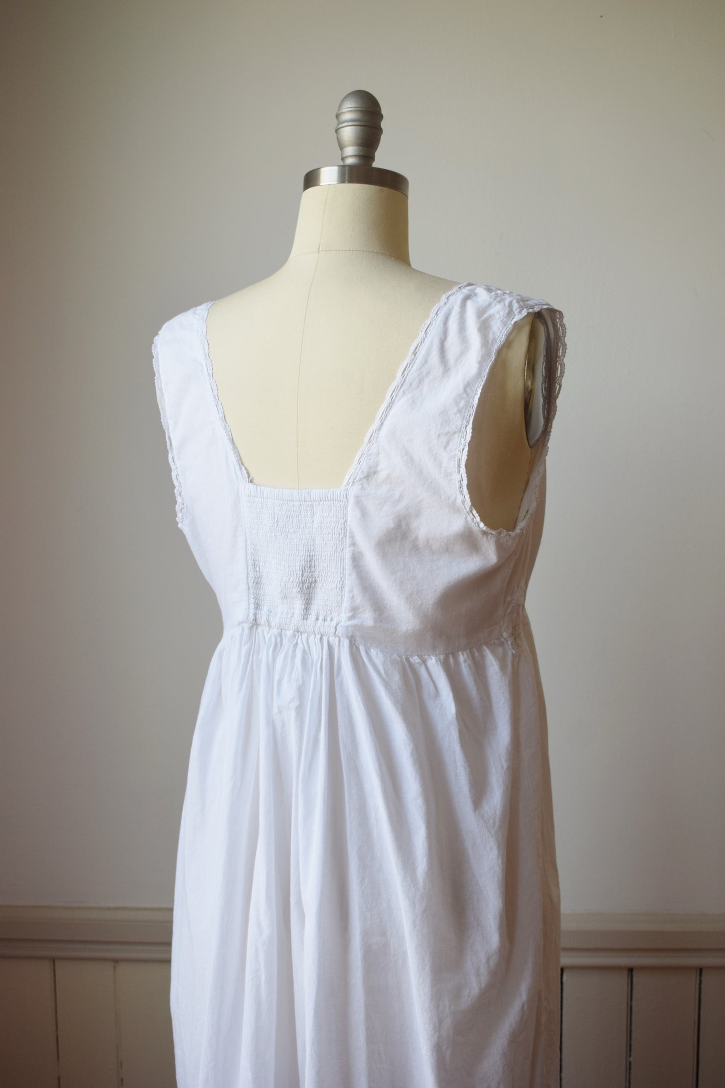 Vintage Embroidered Cotton Nap Dress | M