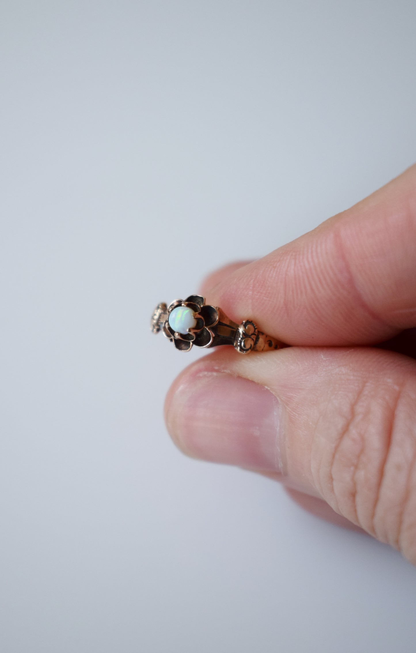 Antique Victorian 10kt Gold and Opal Ring | 6.75