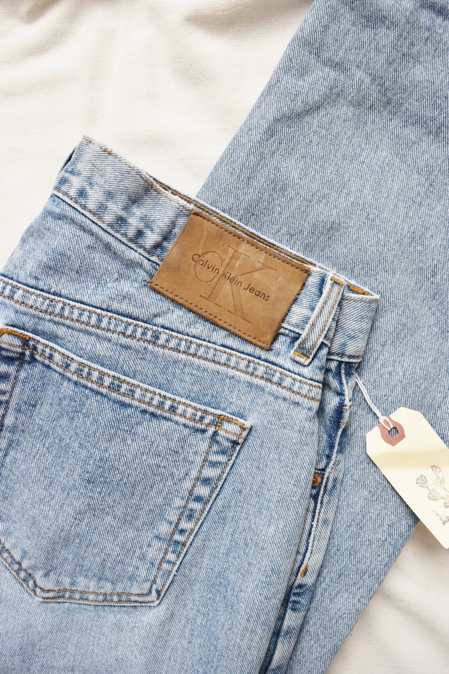 1990s Calvin Klein Jeans | 34 W