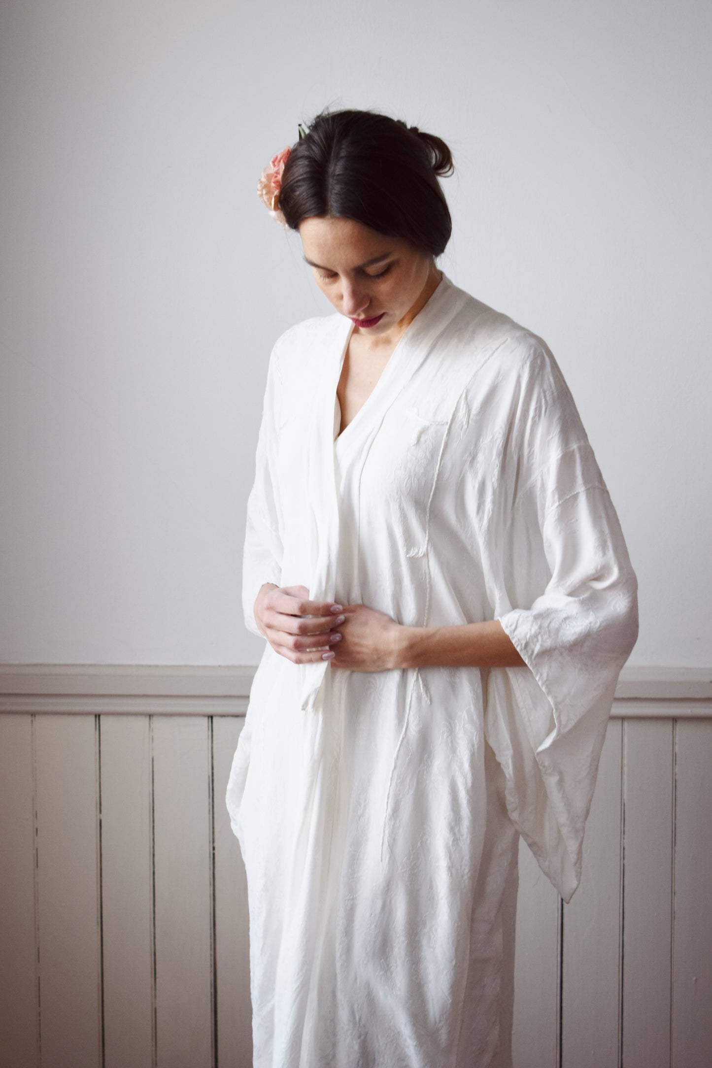 1920s Embroidered White Rayon Kimono Robe | OS