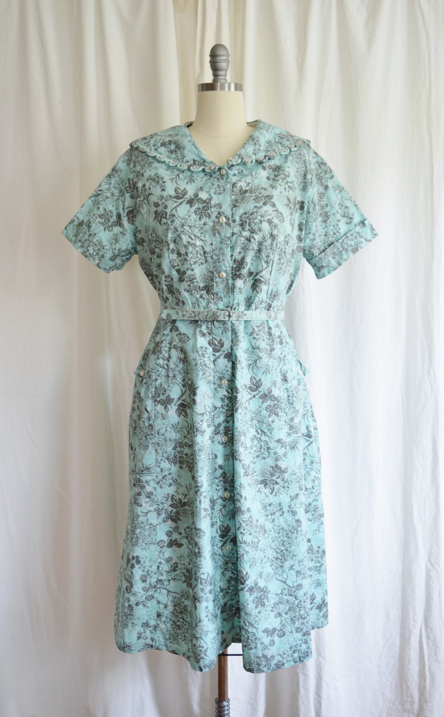 Early 1950s Berry Bramble Cotton Day Dress