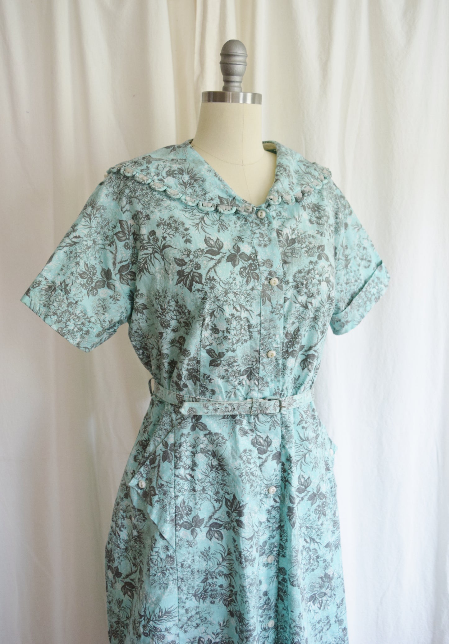 Early 1950s Berry Bramble Cotton Day Dress