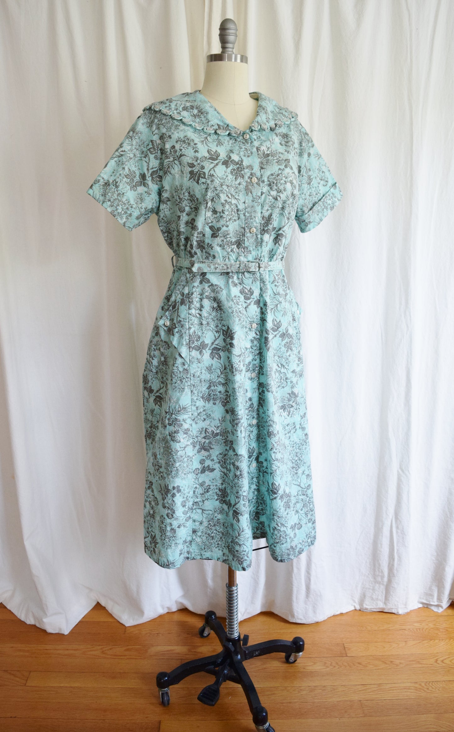 Early 1950s Berry Bramble Cotton Day Dress
