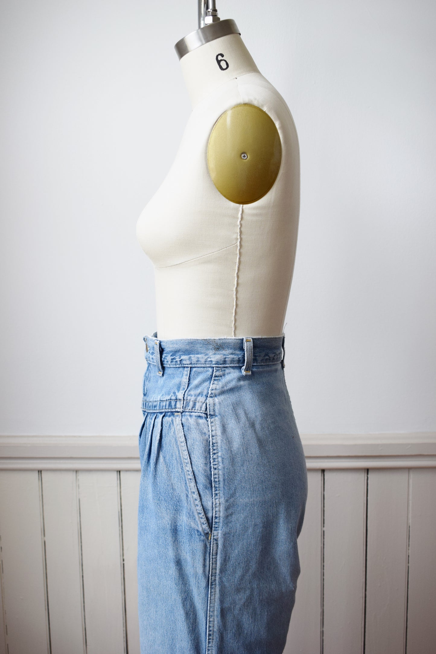 1980s Lee High Rise Fashion Jeans | 26" W