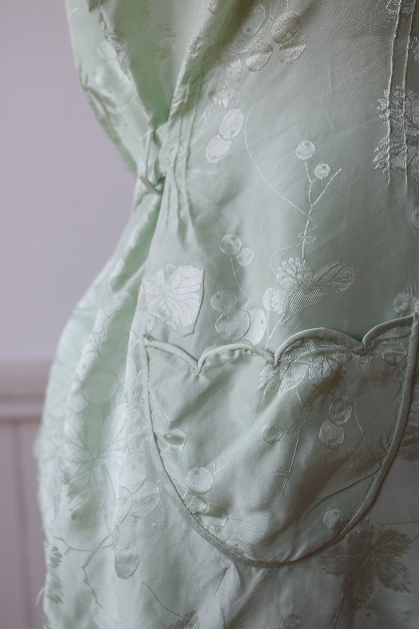 Late 1920s to Early 1930s Sage Green Silk Jacquard Grape Pattern Lounge Set