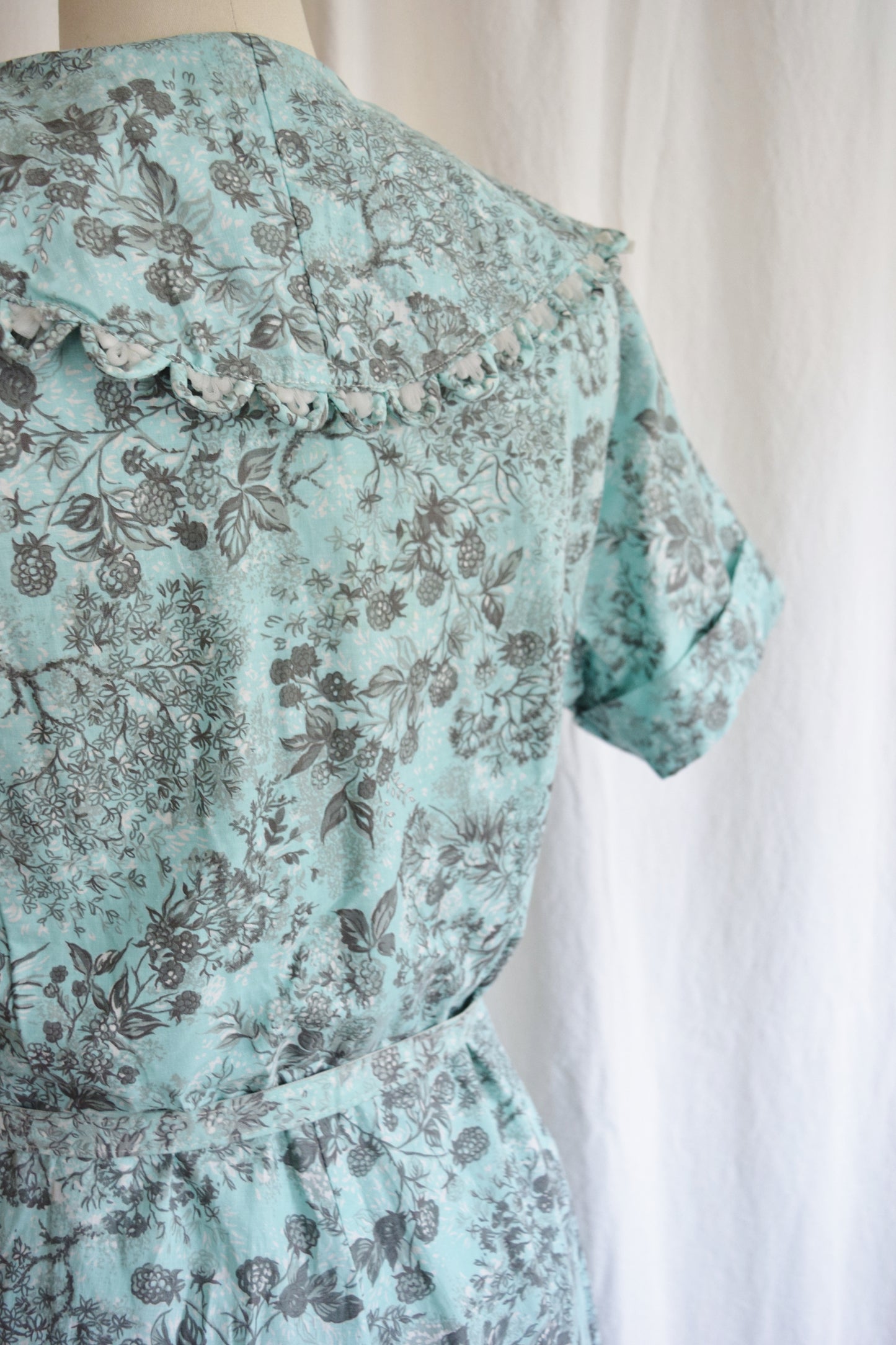 Early 1950s Berry Bramble Cotton Day Dress