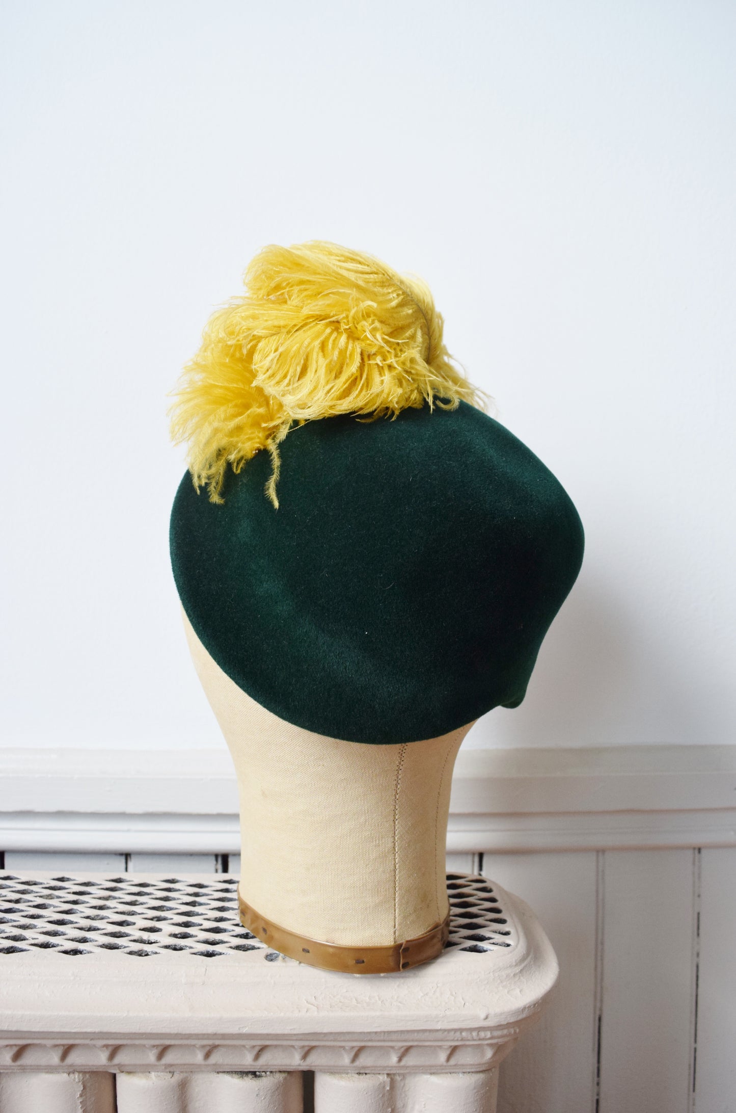 1940s Sally Victor Velour and Ostrich Feather Tilt Hat