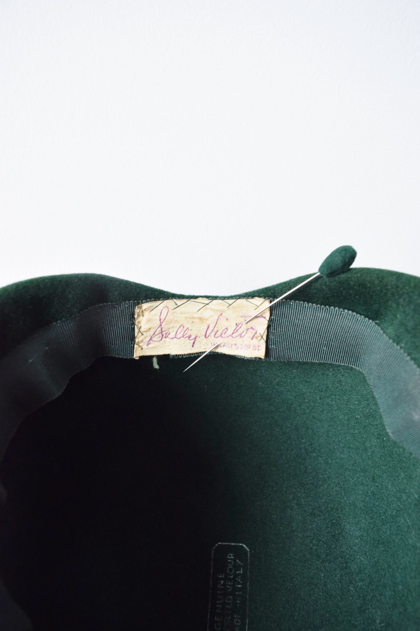 1940s Sally Victor Velour and Ostrich Feather Tilt Hat