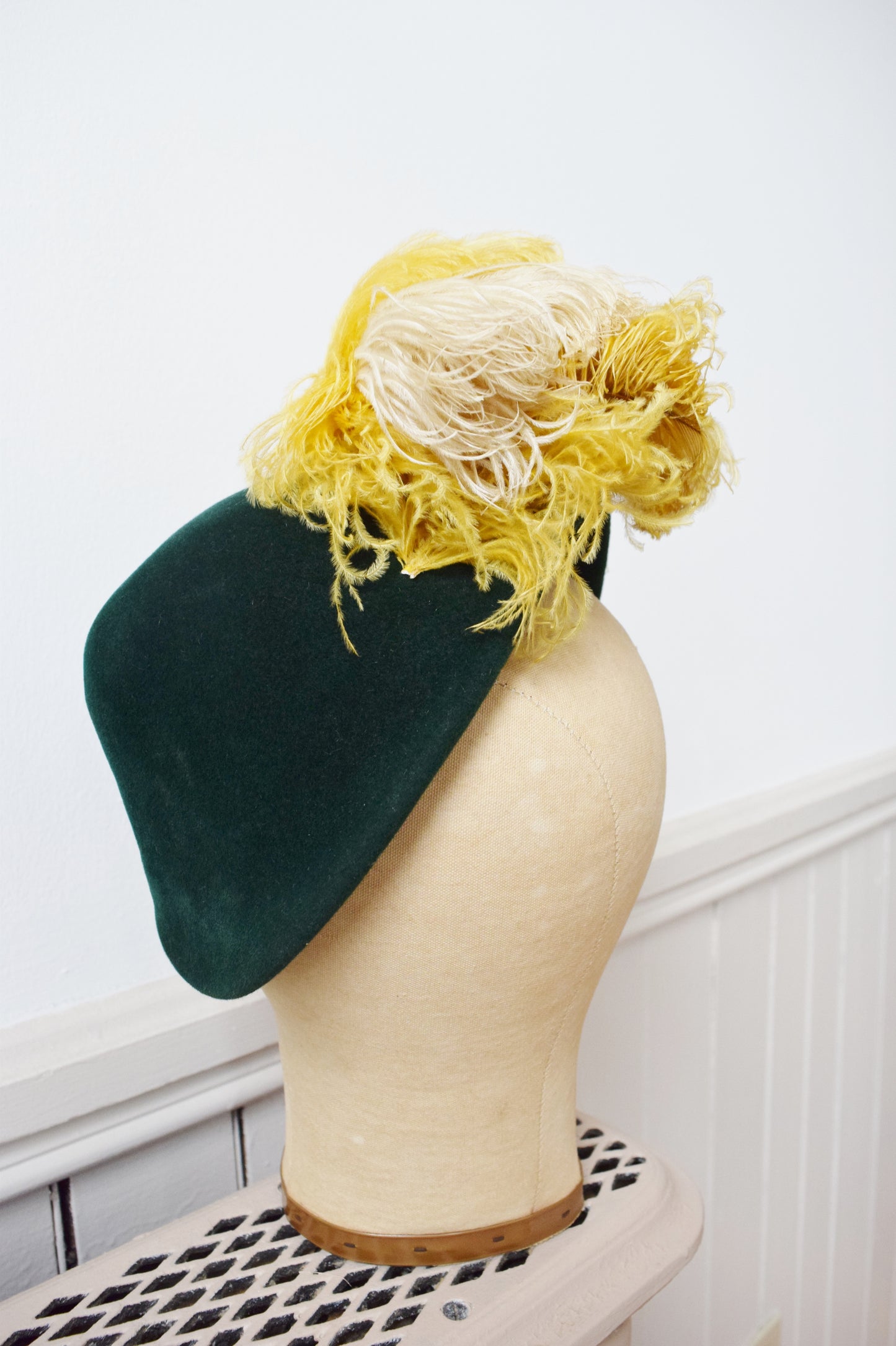 1940s Sally Victor Velour and Ostrich Feather Tilt Hat