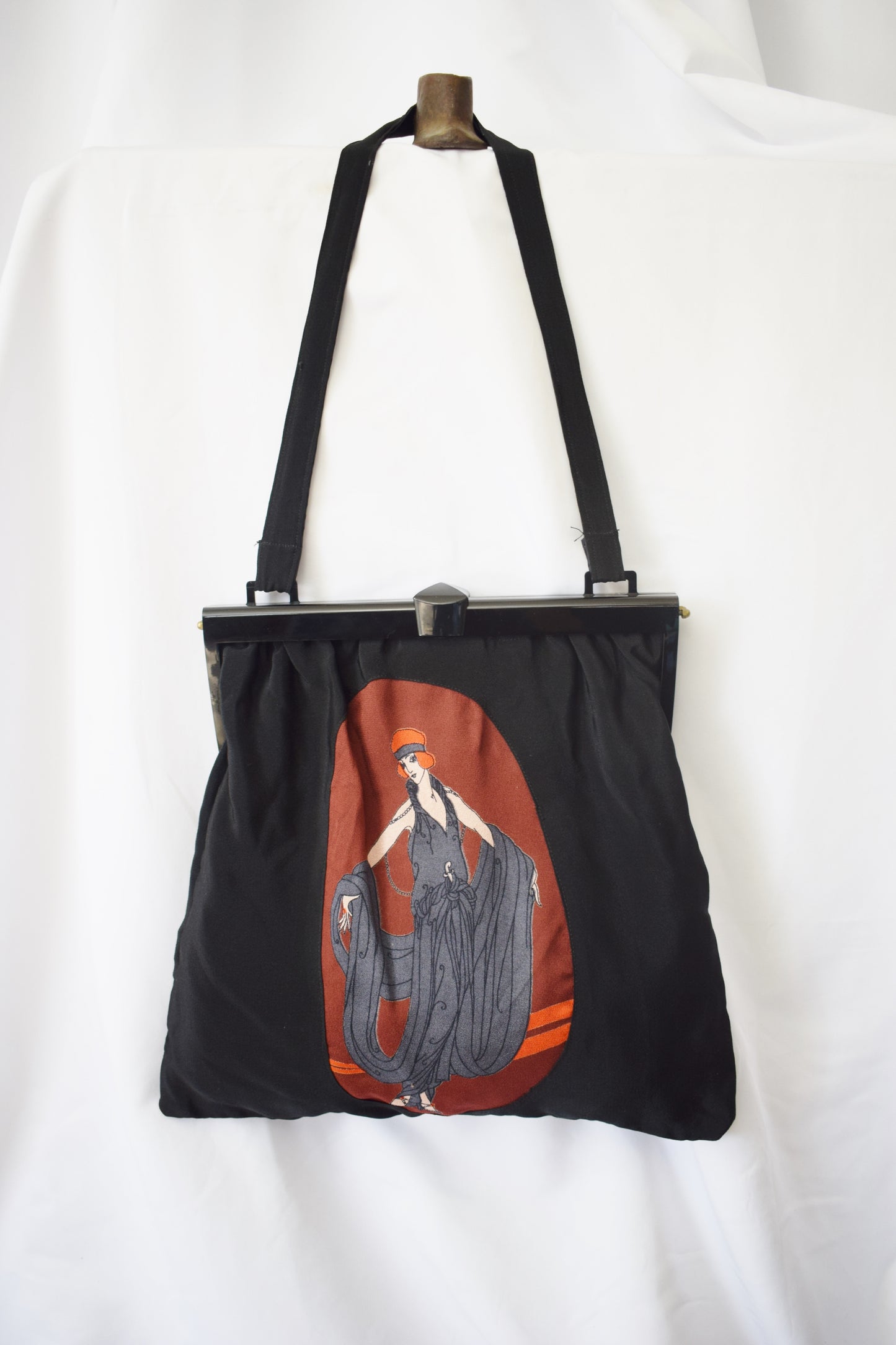 Vintage Deco-Style Purse with Flapper