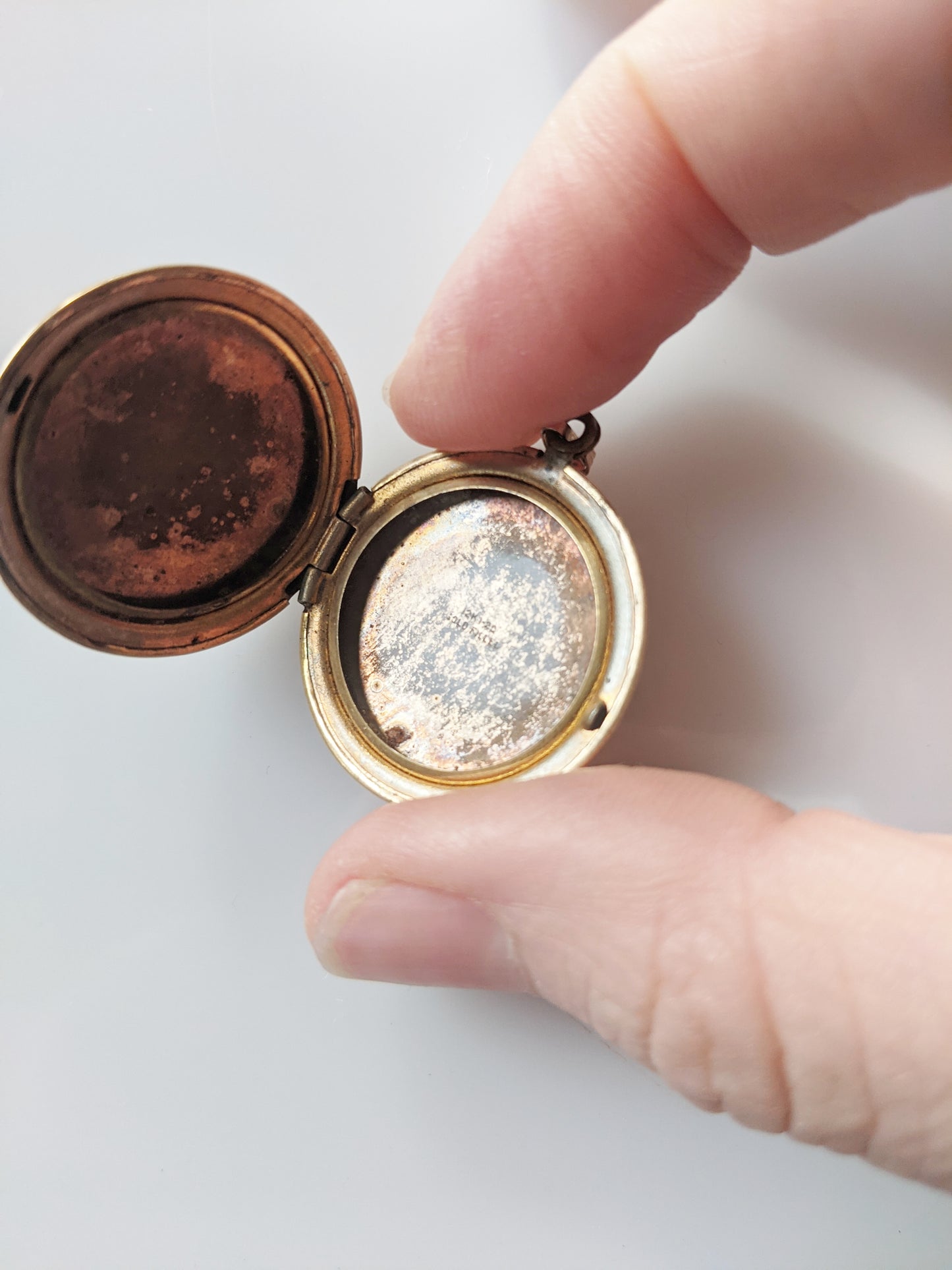 Antique 12kt Gold Locket | Round with Heart Design