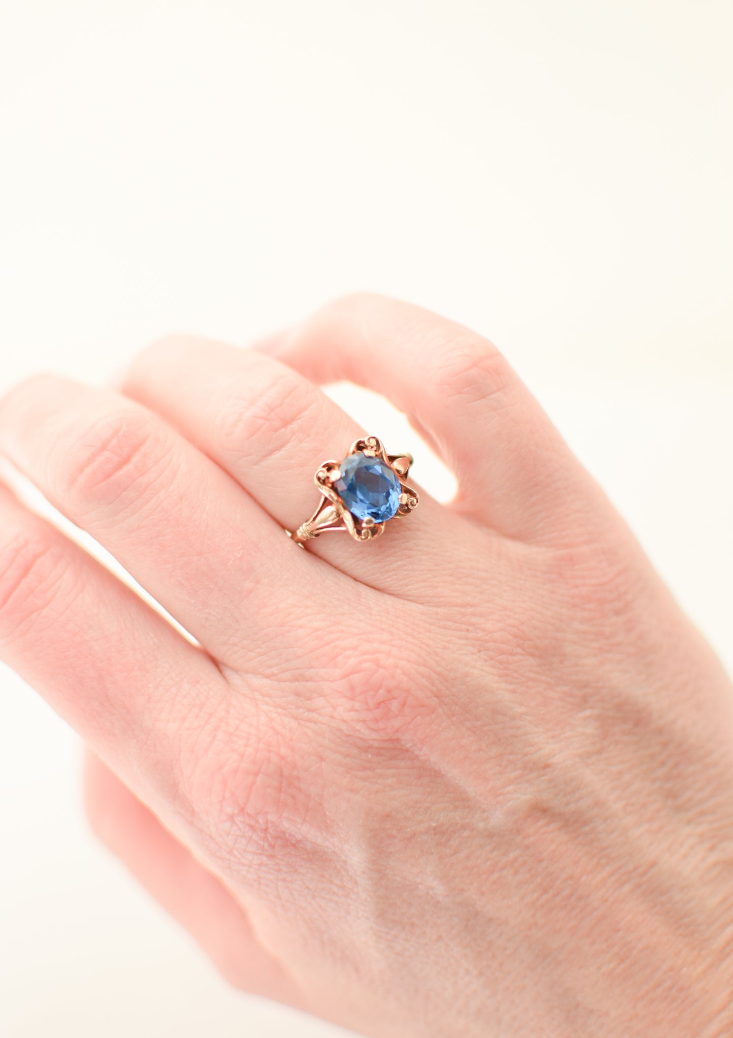 Vintage Fancy 10kt Gold and Spinel Cocktail Ring | US 7.5