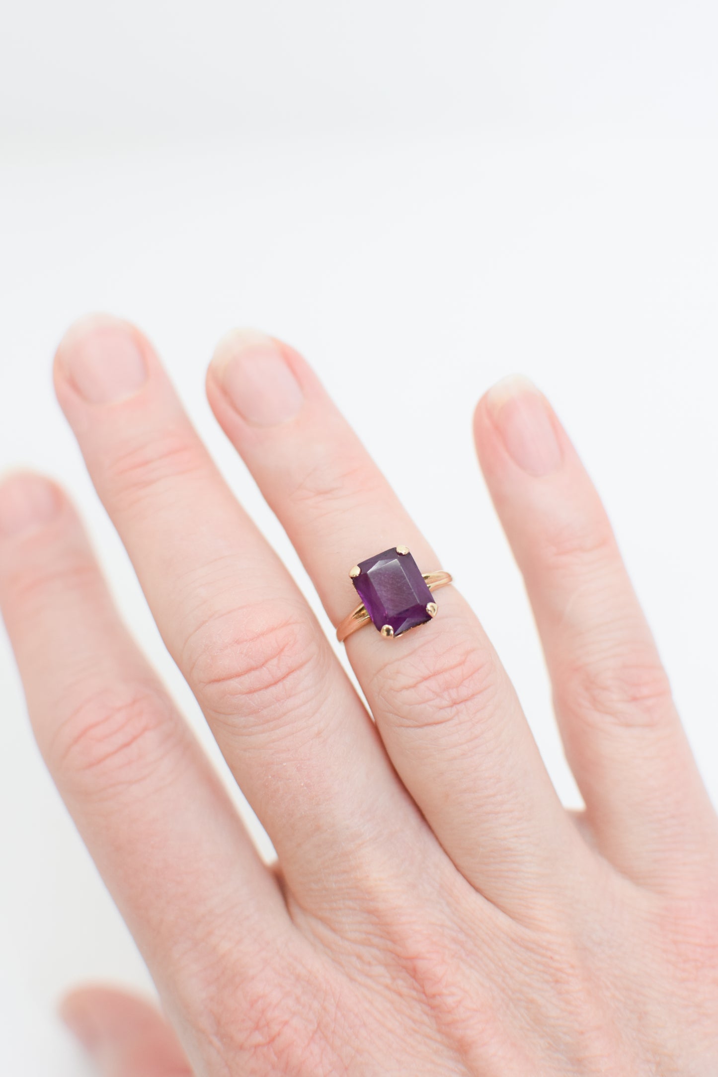 Vintage 10kt Gold and Purple Gem Ring | 4.25 US