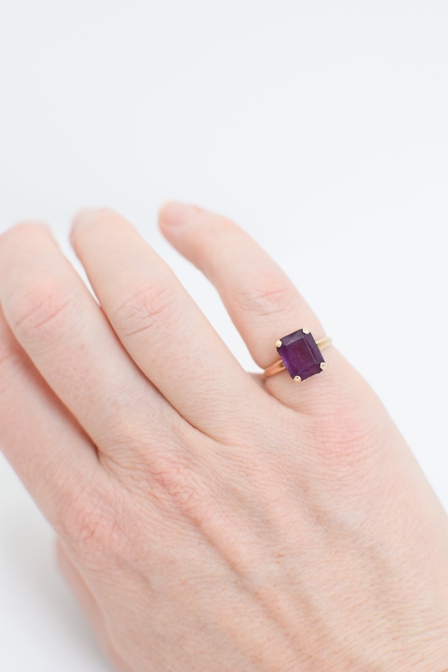 Vintage 10kt Gold and Purple Gem Ring | 4.25 US